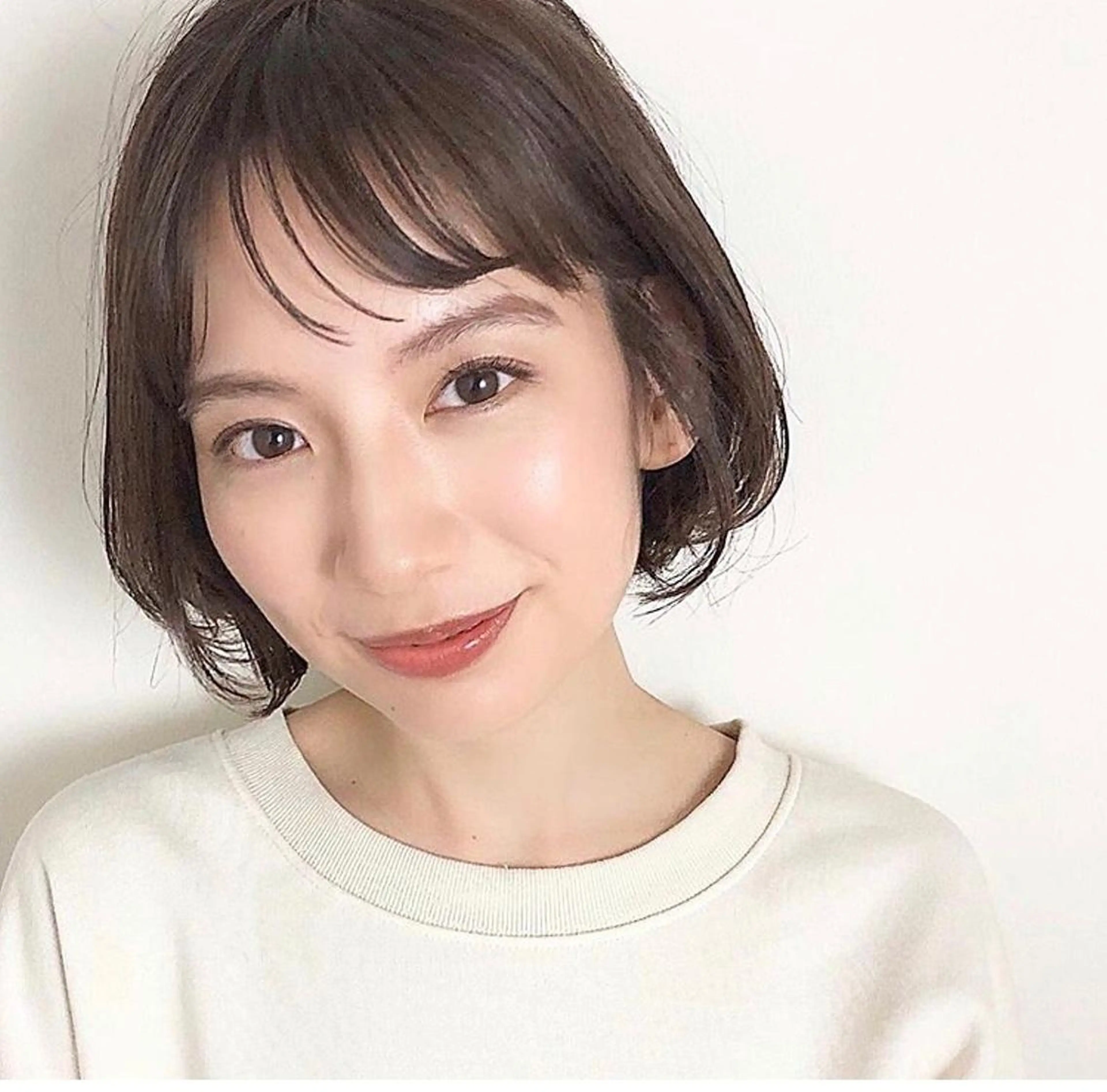 ショート カラー パーマ ショートボブ ベージュカラー 透明感カラー グレージュ ボブ 🌿理想を叶える🌿 似合わせ🌟RISAのヘアスタイル