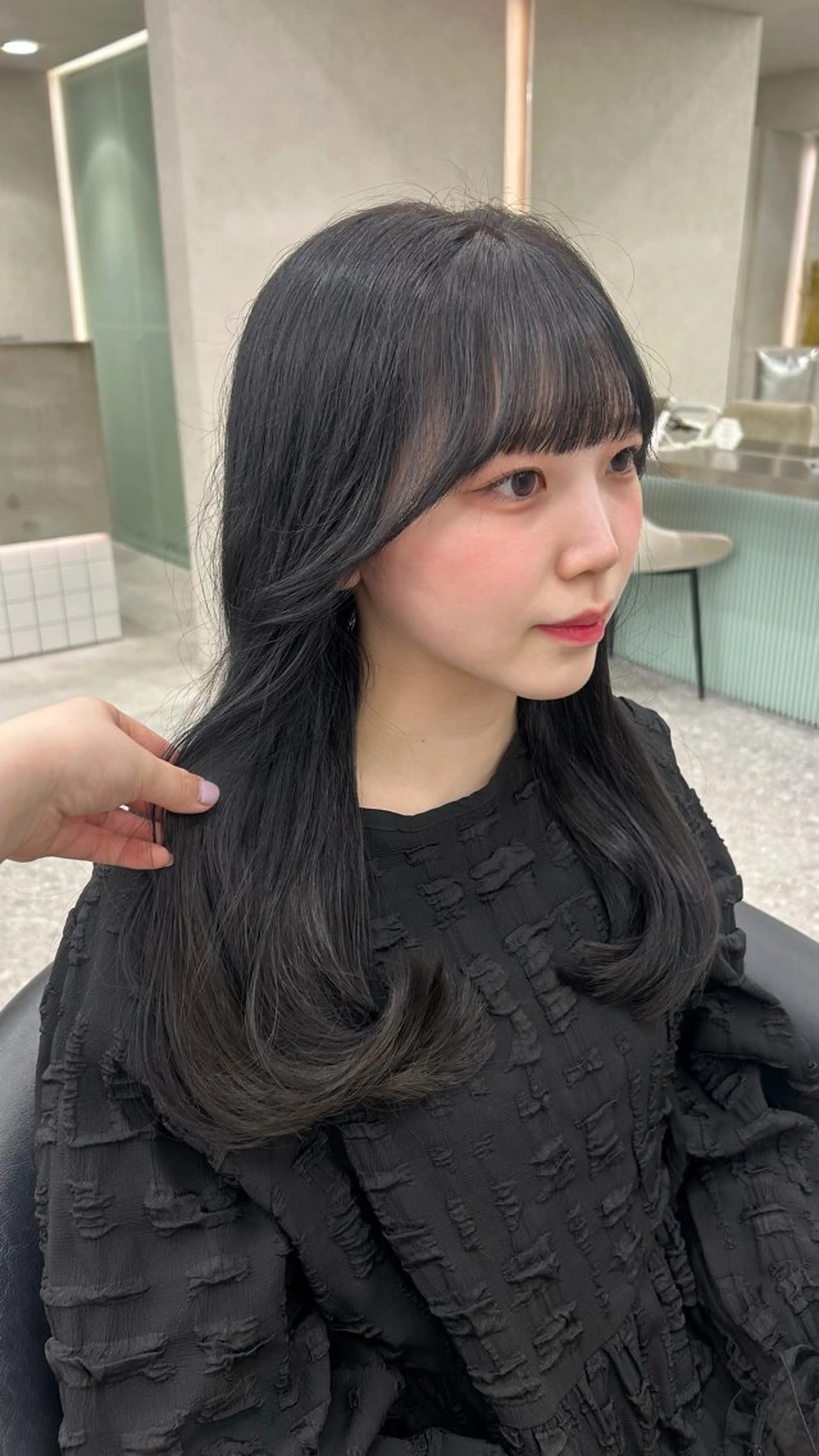 カラー 透明感カラー グレージュ ヘアカラー トリートメント あ い か 🎀 レイヤーカットのヘアスタイル