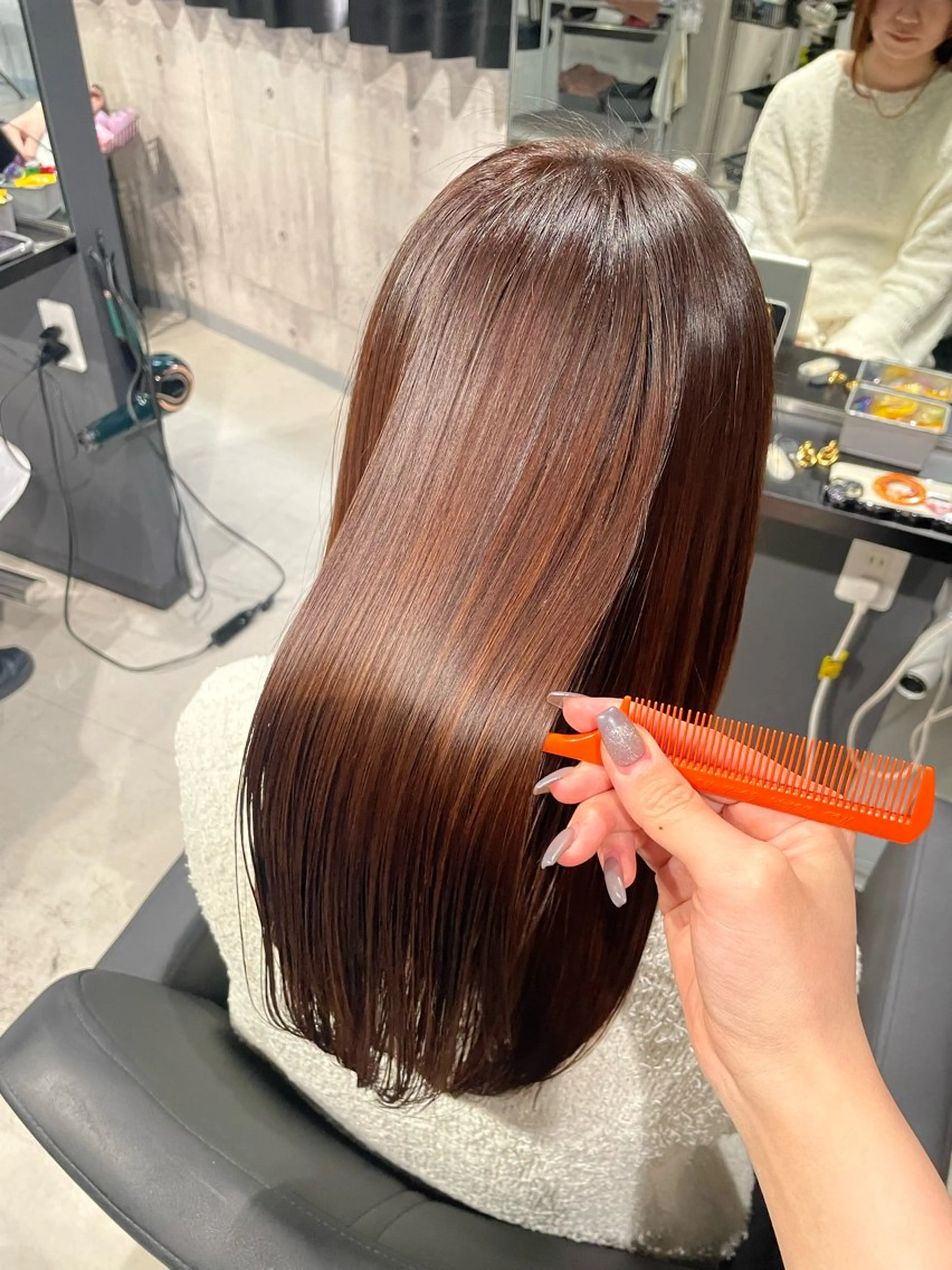 ロング ケアカラー カット ヘアカラー トリートメント _WHITE京橋所属・_WHITE 佐伯 碧のヘアスタイル