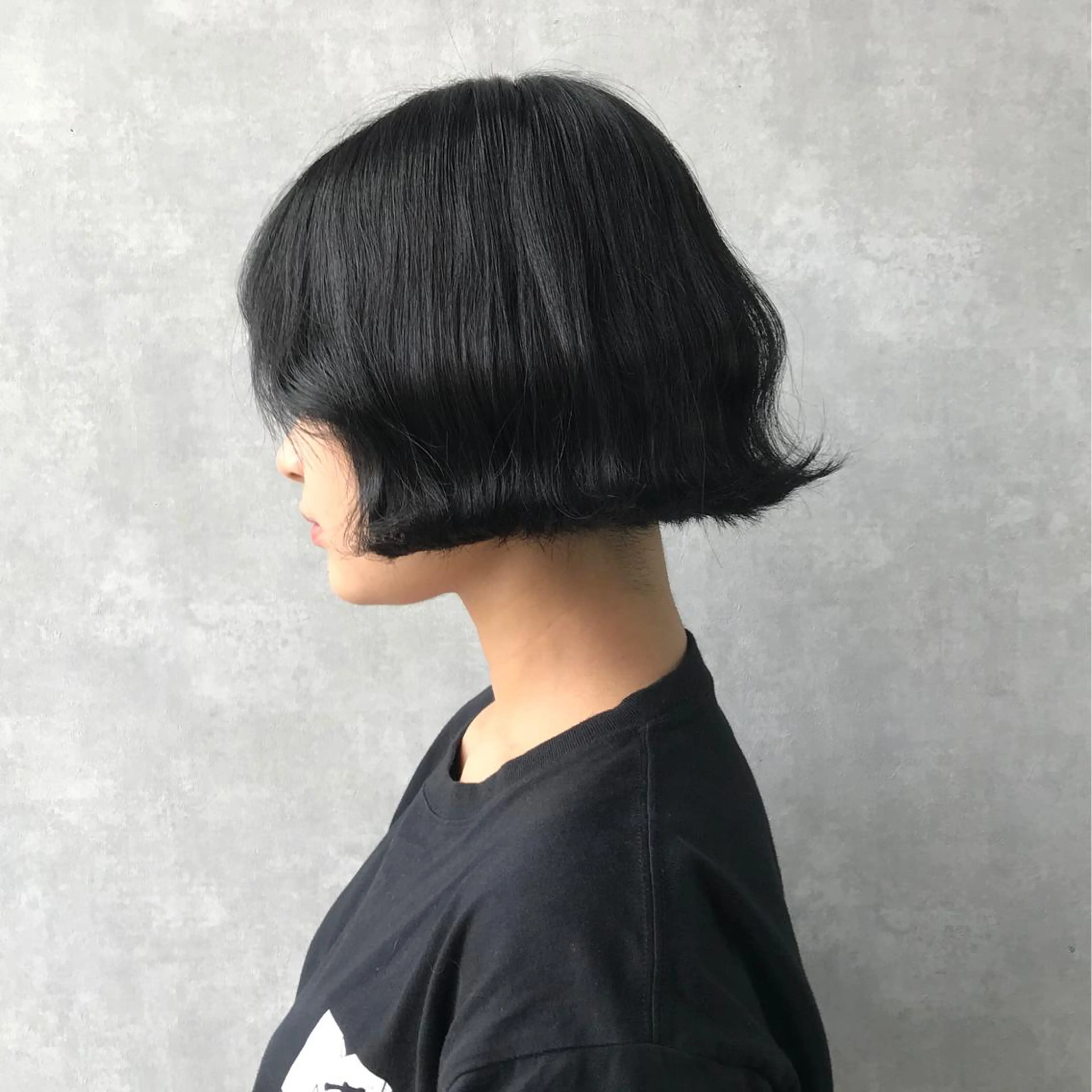ショート カラー 黒髪 ブリーチ ブルーカラー ブルーブラック ブリーチなしカラー K-POP好き美容師 🇰🇷Kai.Yのヘアスタイル