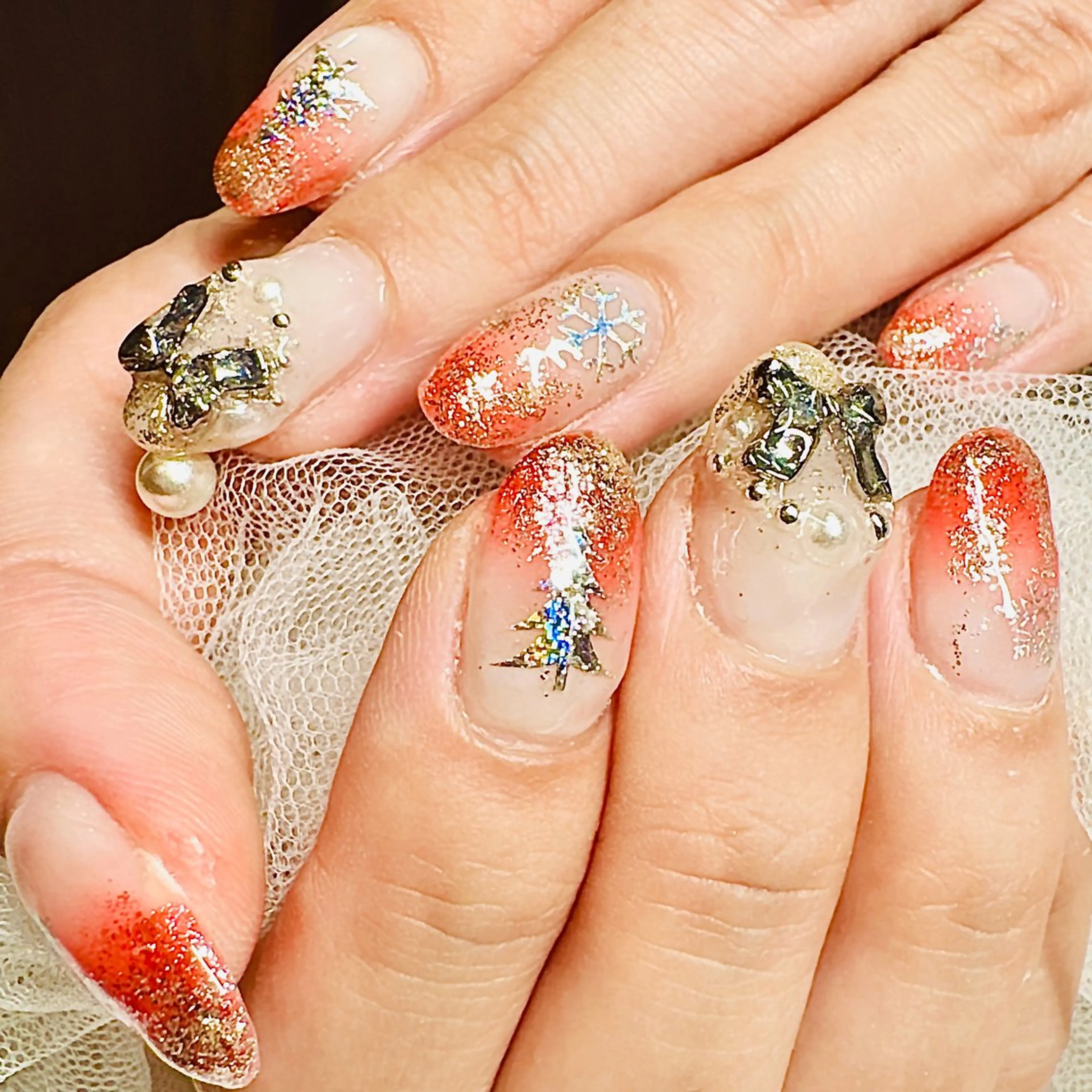ミディアム クリスマス ハンドネイル Nail Salon midnightのネイルデザイン