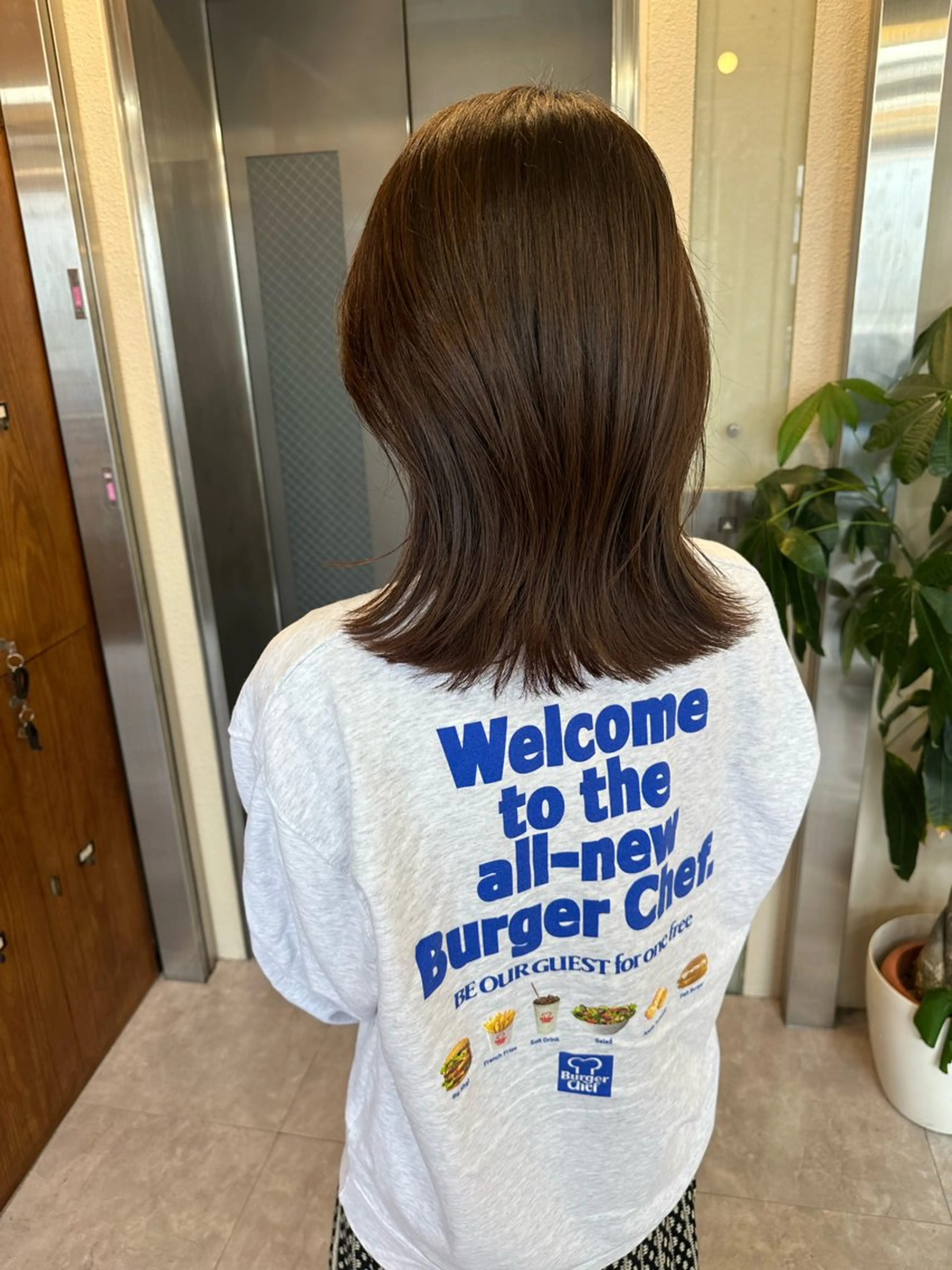 ミディアム くびれヘア レイヤーカット 鎌倉 彩のヘアスタイル