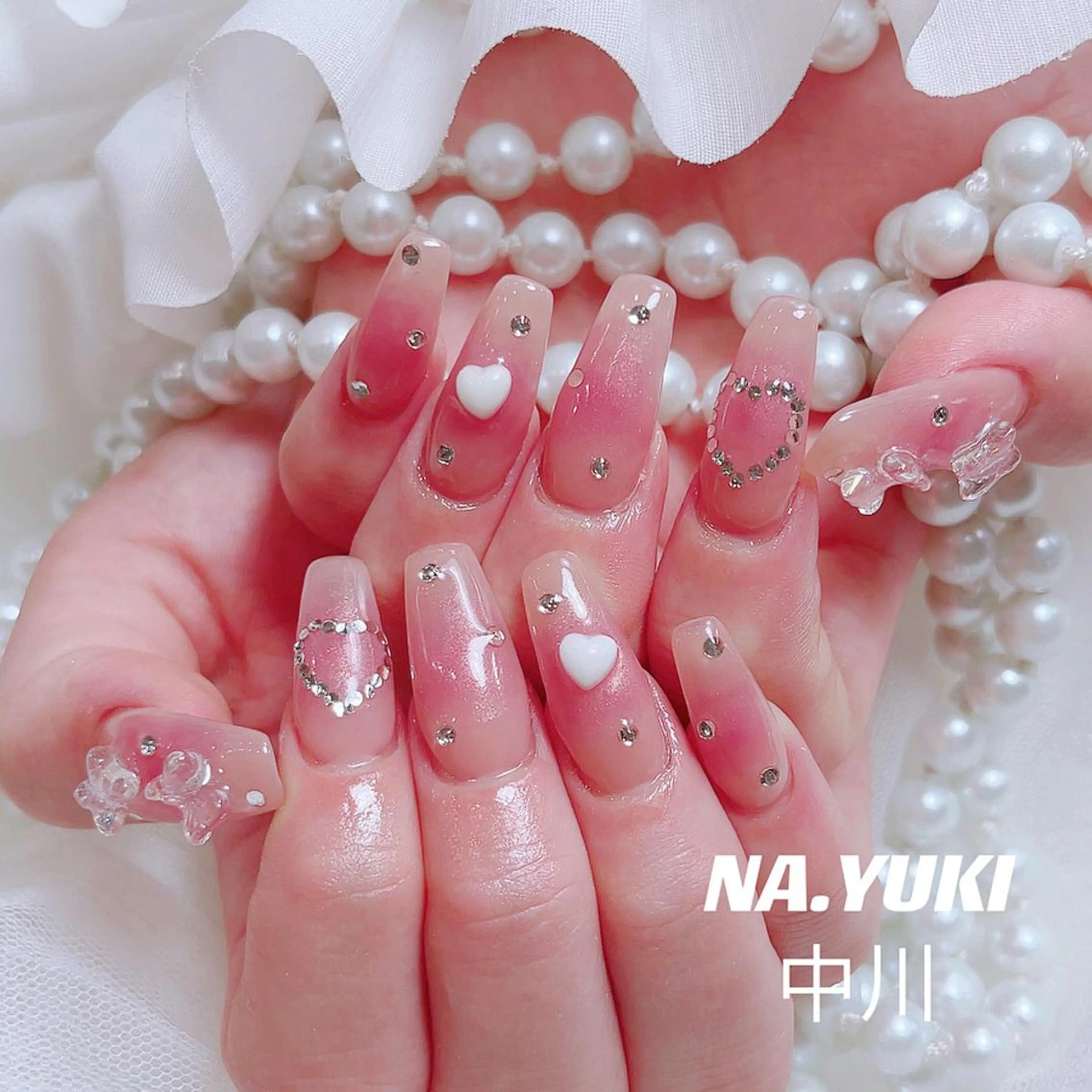 ネイル 🦋 Queenieのネイルデザイン