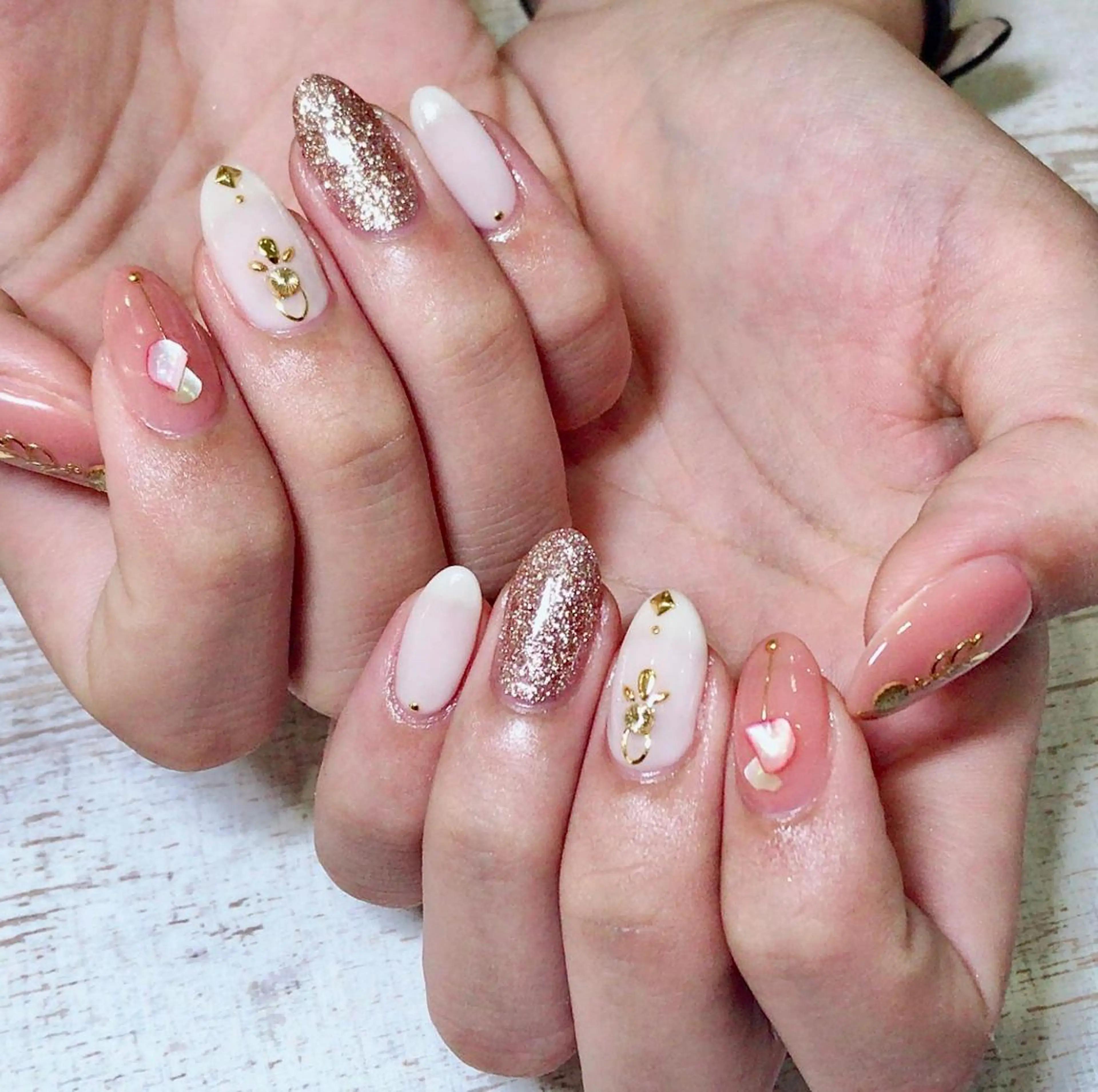 ネイル ゴージャス Lino+ ネイル&よもぎ蒸しのネイルデザイン