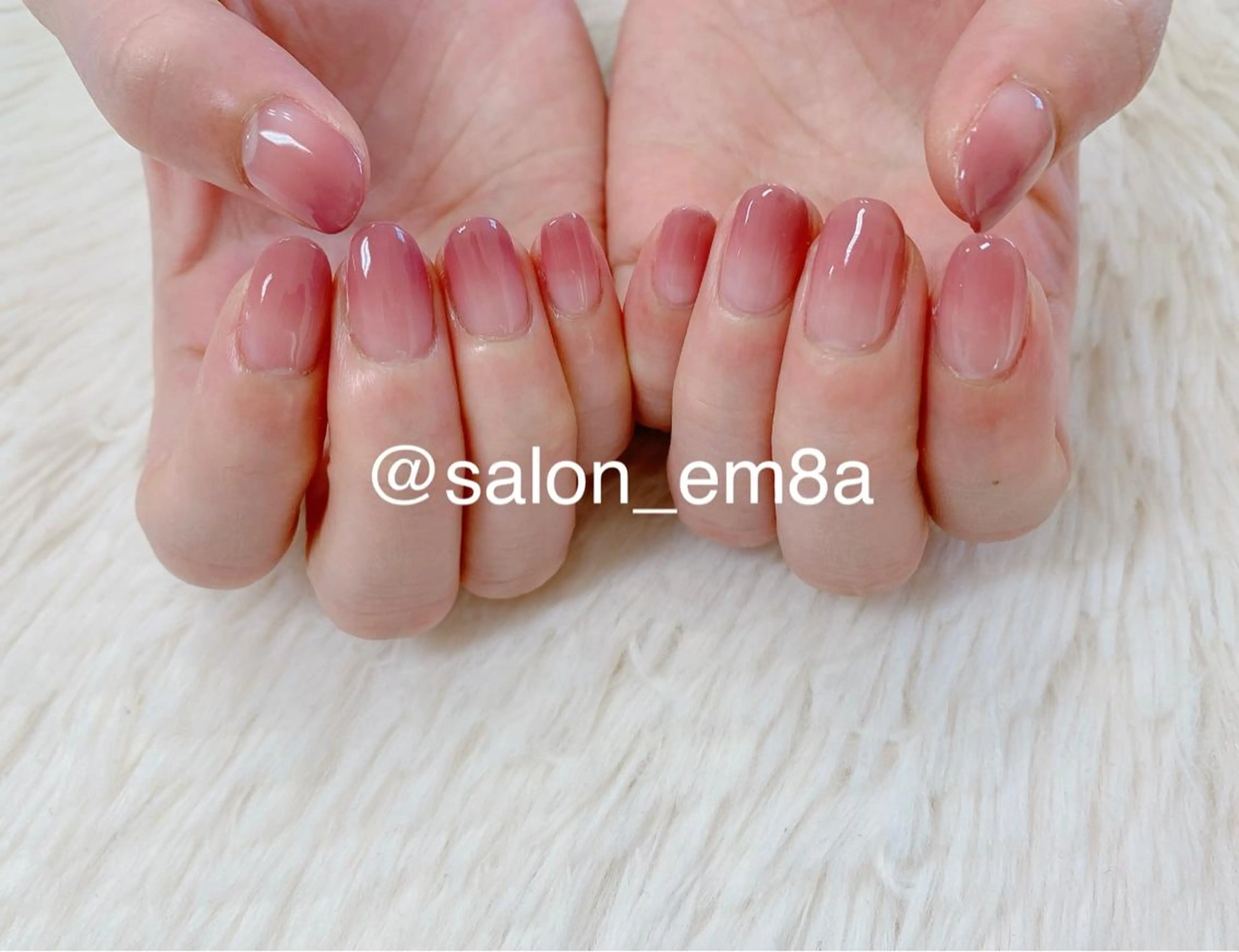 ネイル グラデーション オフィスネイル バレンタイン salon EM&A emiのネイルデザイン