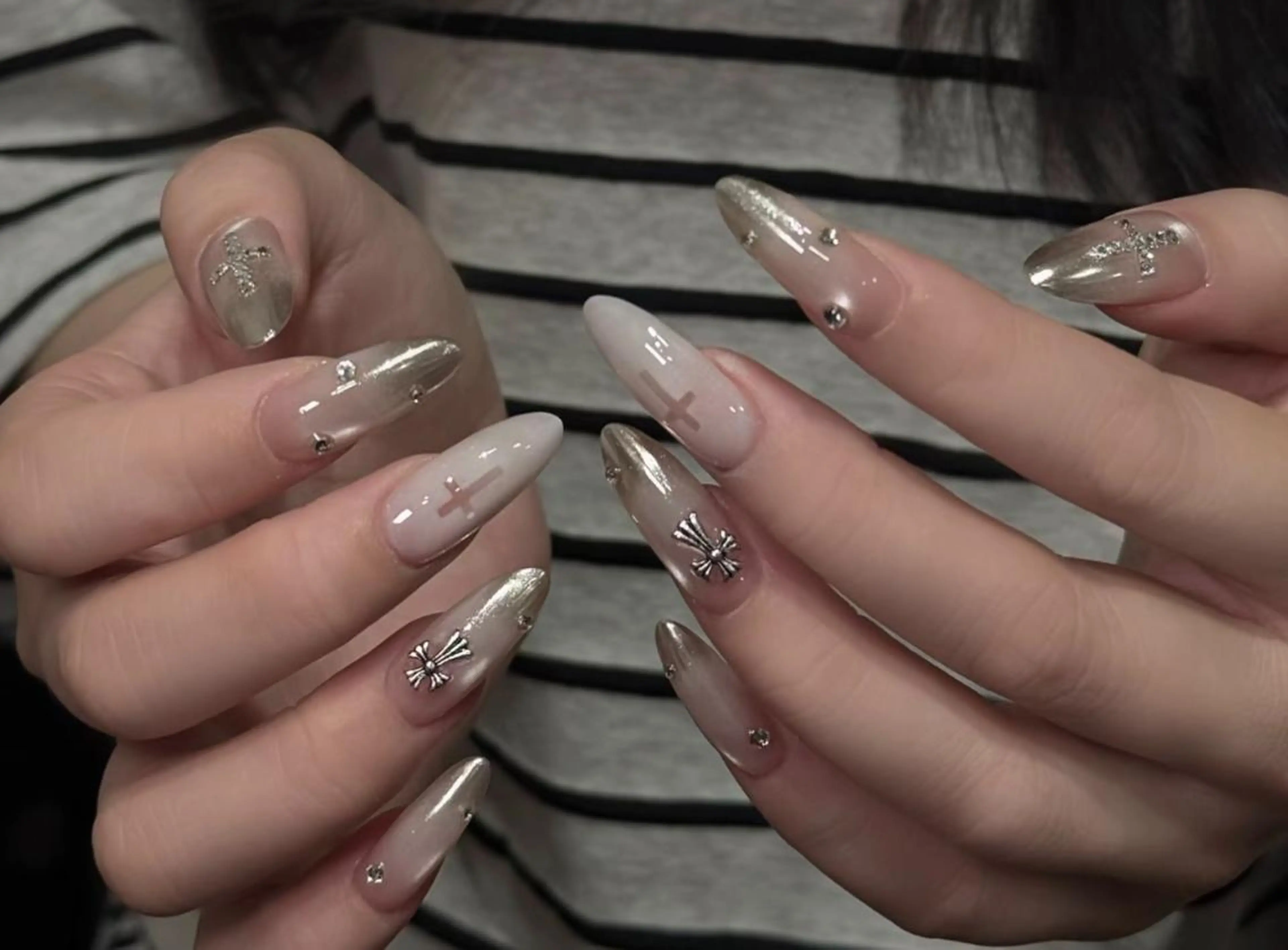 ネイル ハンドネイル Pure&Rich Nailのネイルデザイン