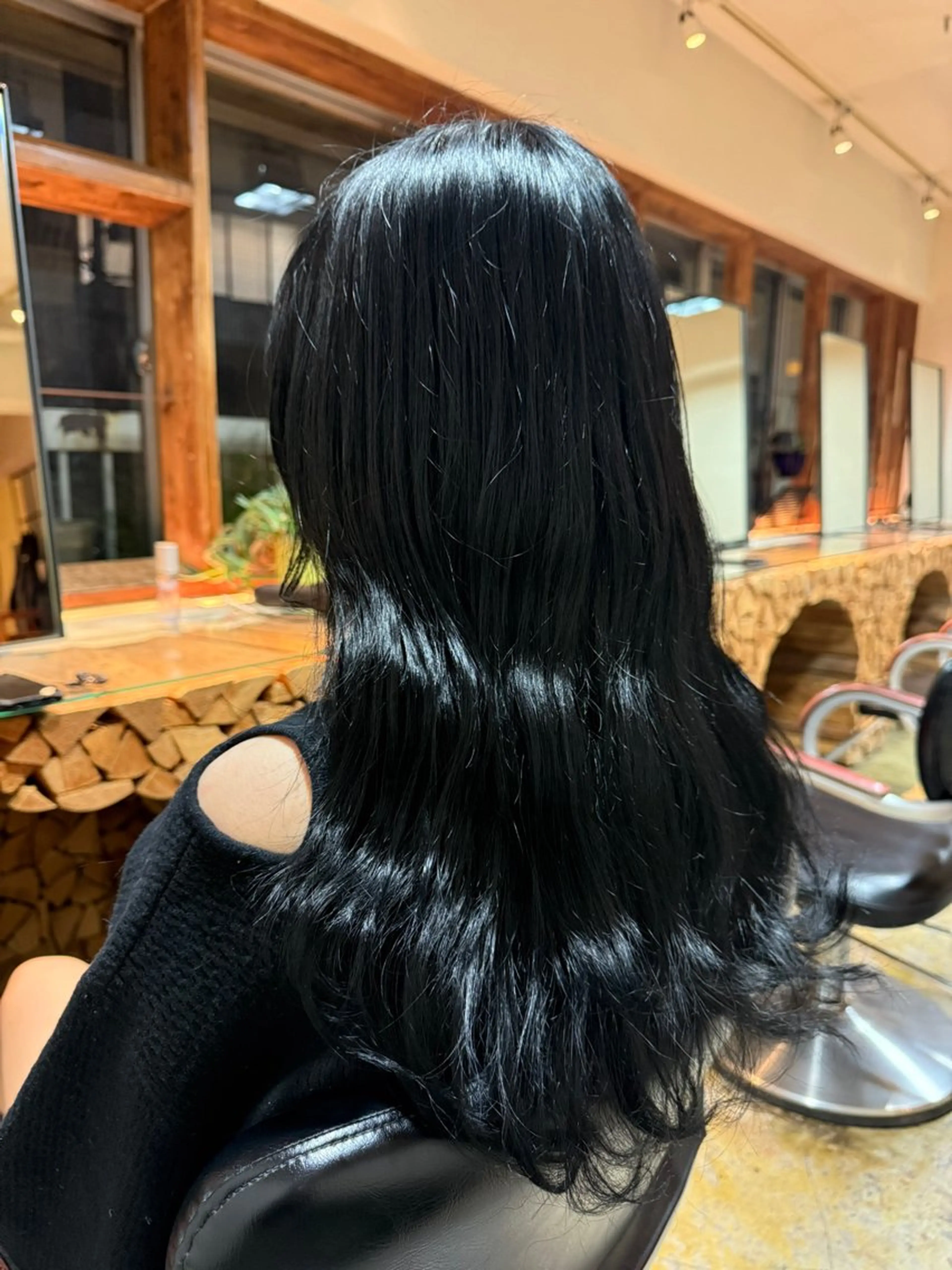 ロング カラー 須藤　優真 切りっぱなしボブのヘアスタイル