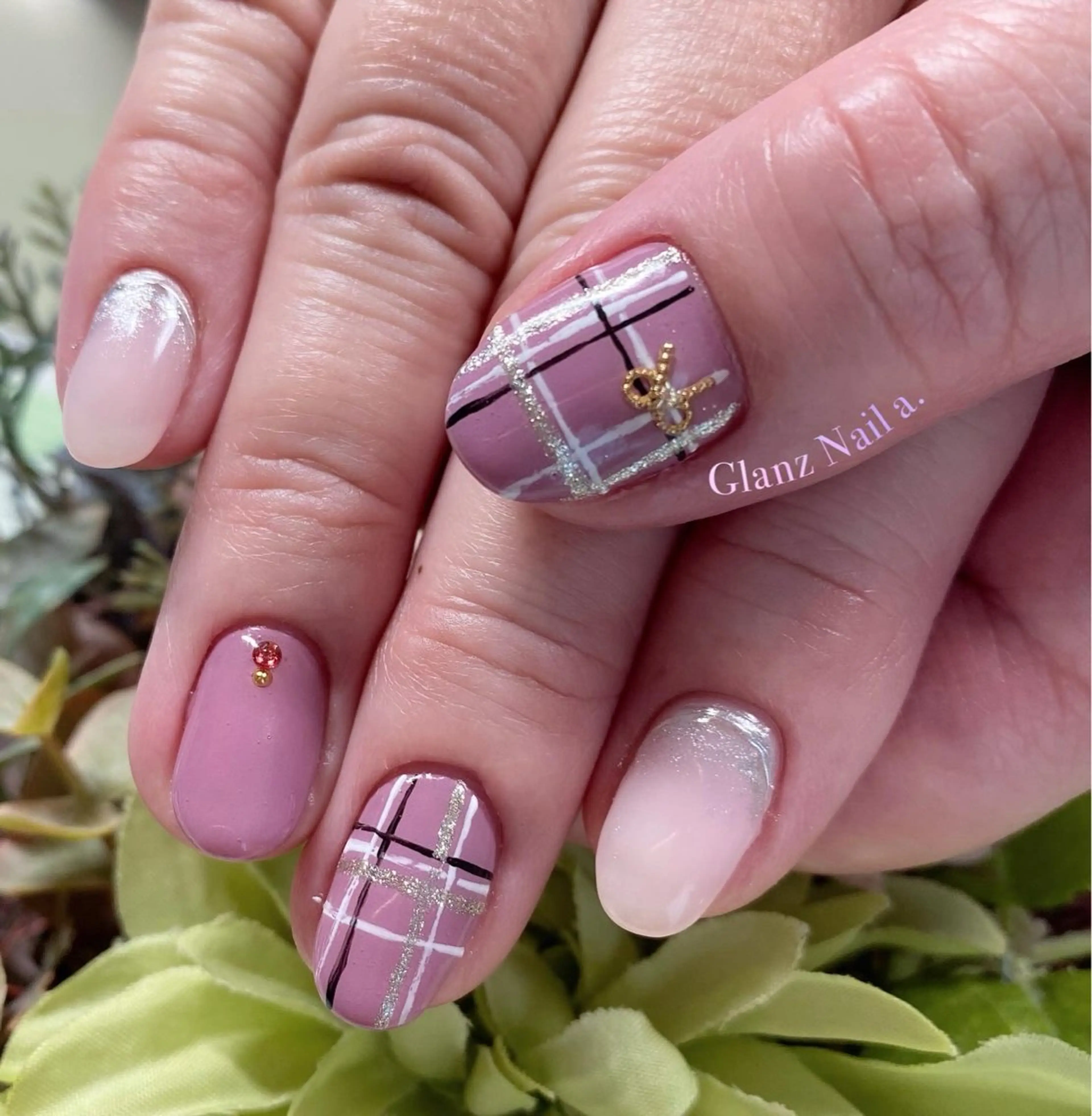 ネイル リボン Glanz  Nail aのネイルデザイン
