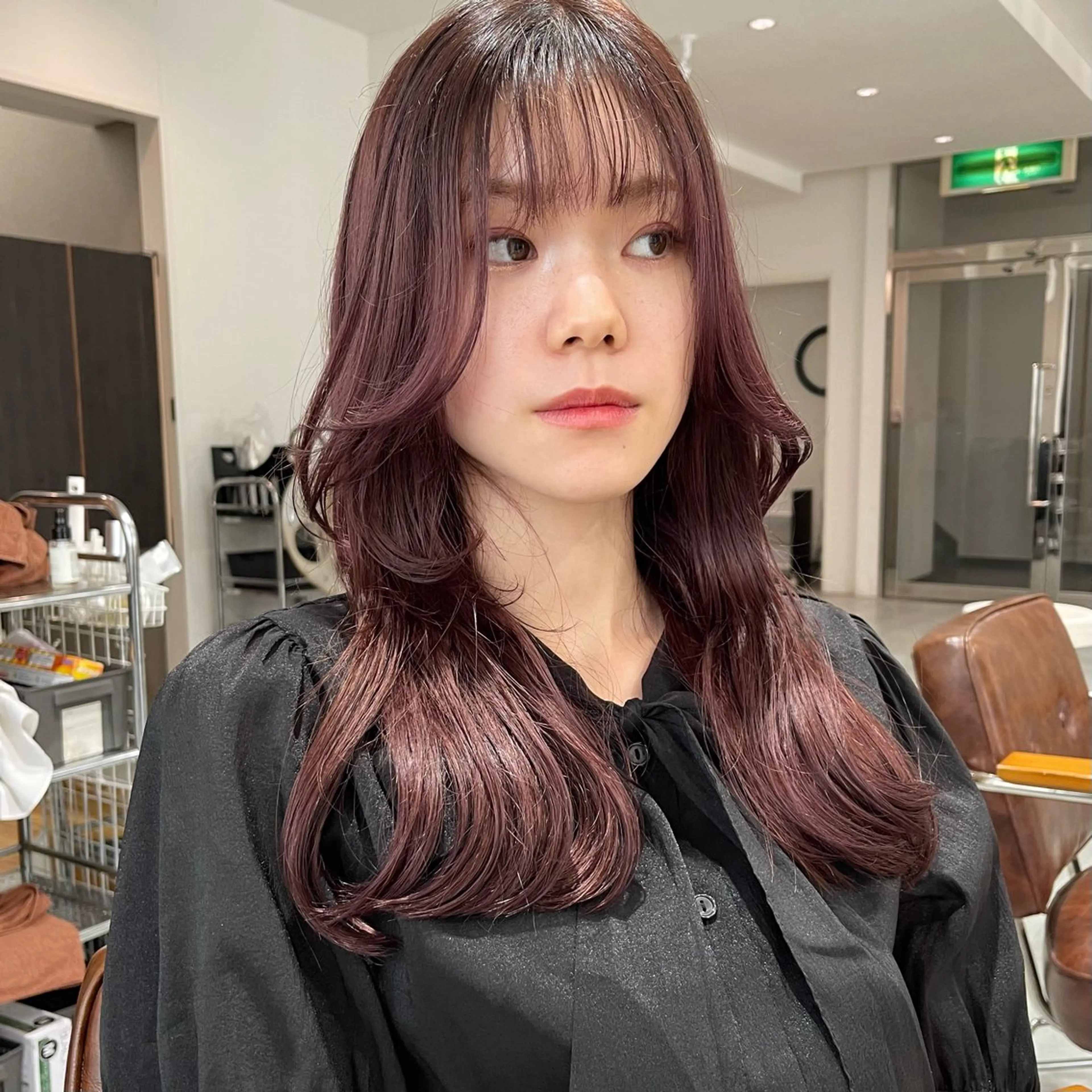 セミロング カラー くびれヘア 江藤貴基 レイヤー カット【駅徒歩⑥歩】のヘアスタイル