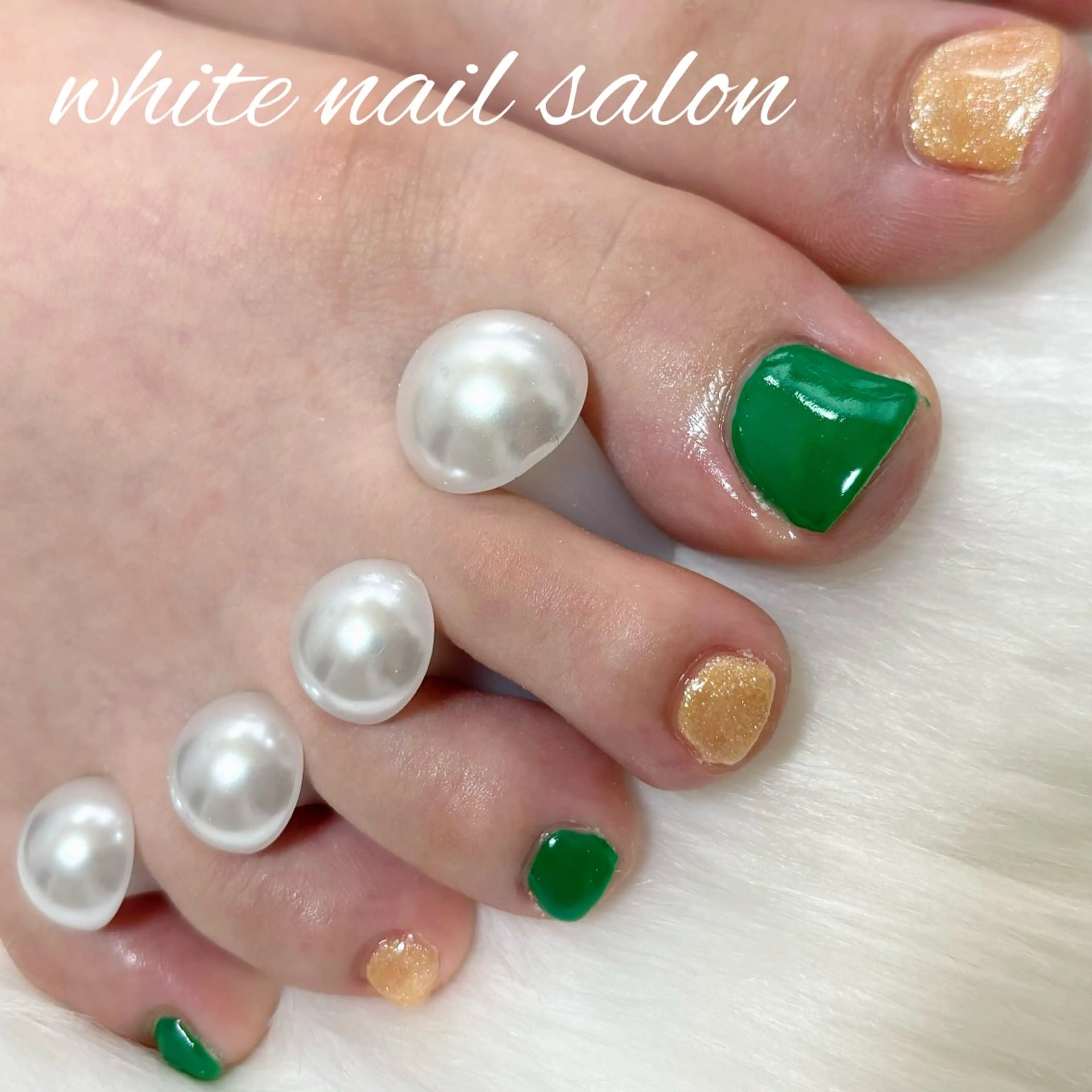ネイル シンプルネイル ホワイト フットネイル white nail salonのネイルデザイン