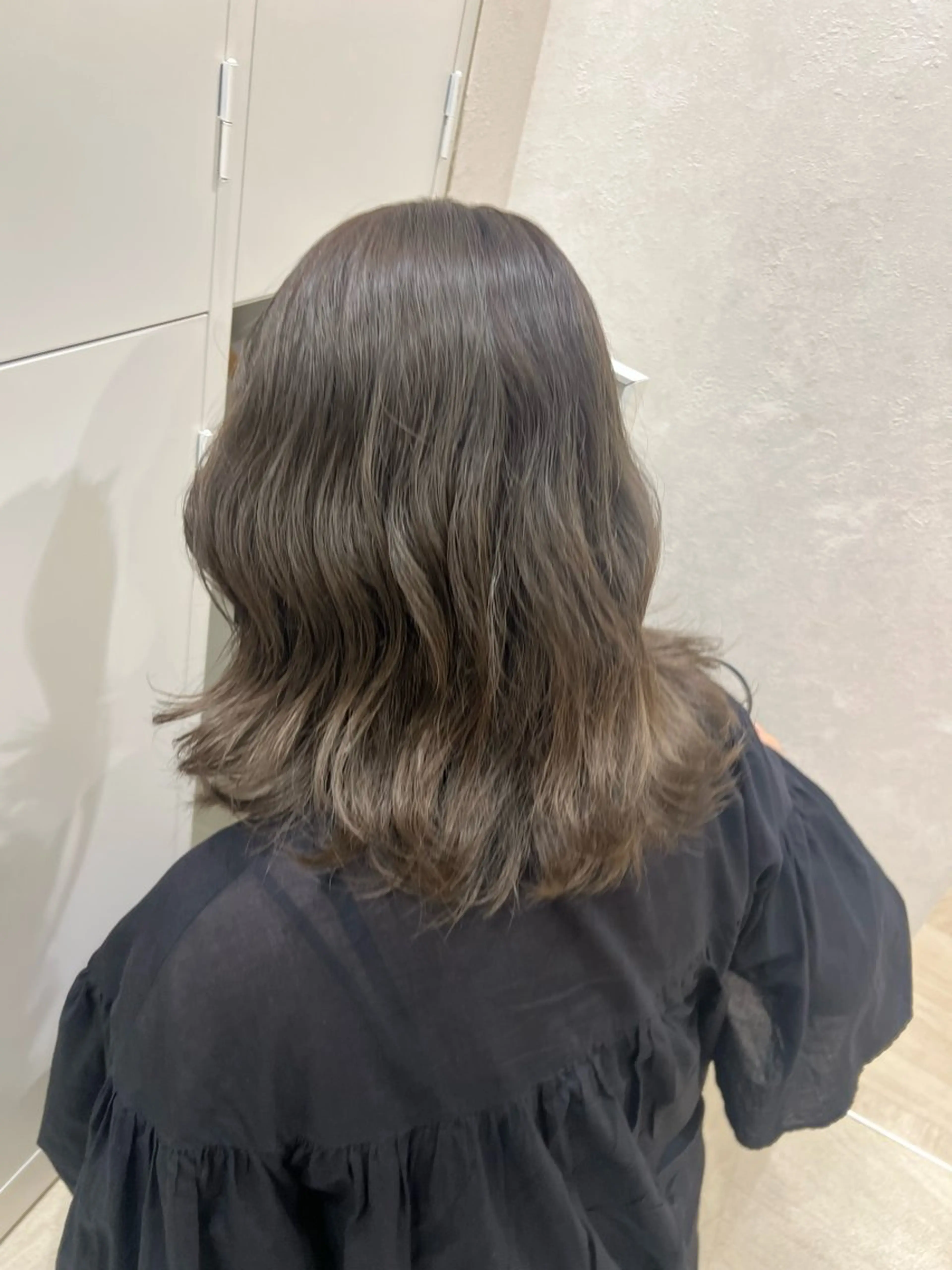 ミディアム カラー ベージュカラー ブリーチ オリーブベージュ ヘアカラー トリートメント ✨🌿大人可愛い愛さ れhair🌿✨松本のヘアスタイル