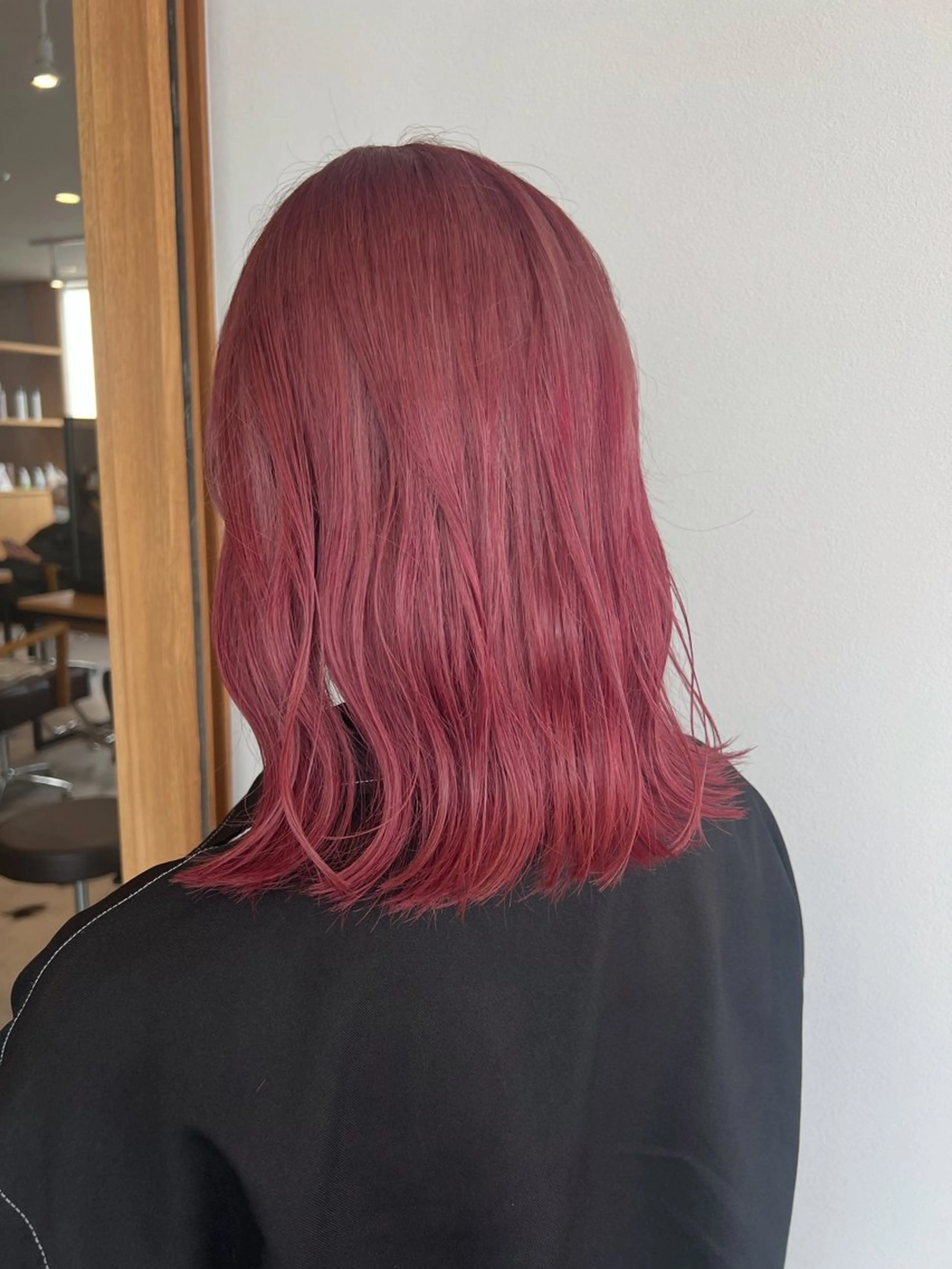 ミディアム パーマ メンズ カット ヘアカラー トリートメント ヘッドスパ 透明感カラー／ 新潟万代/池野里衣のヘアスタイル