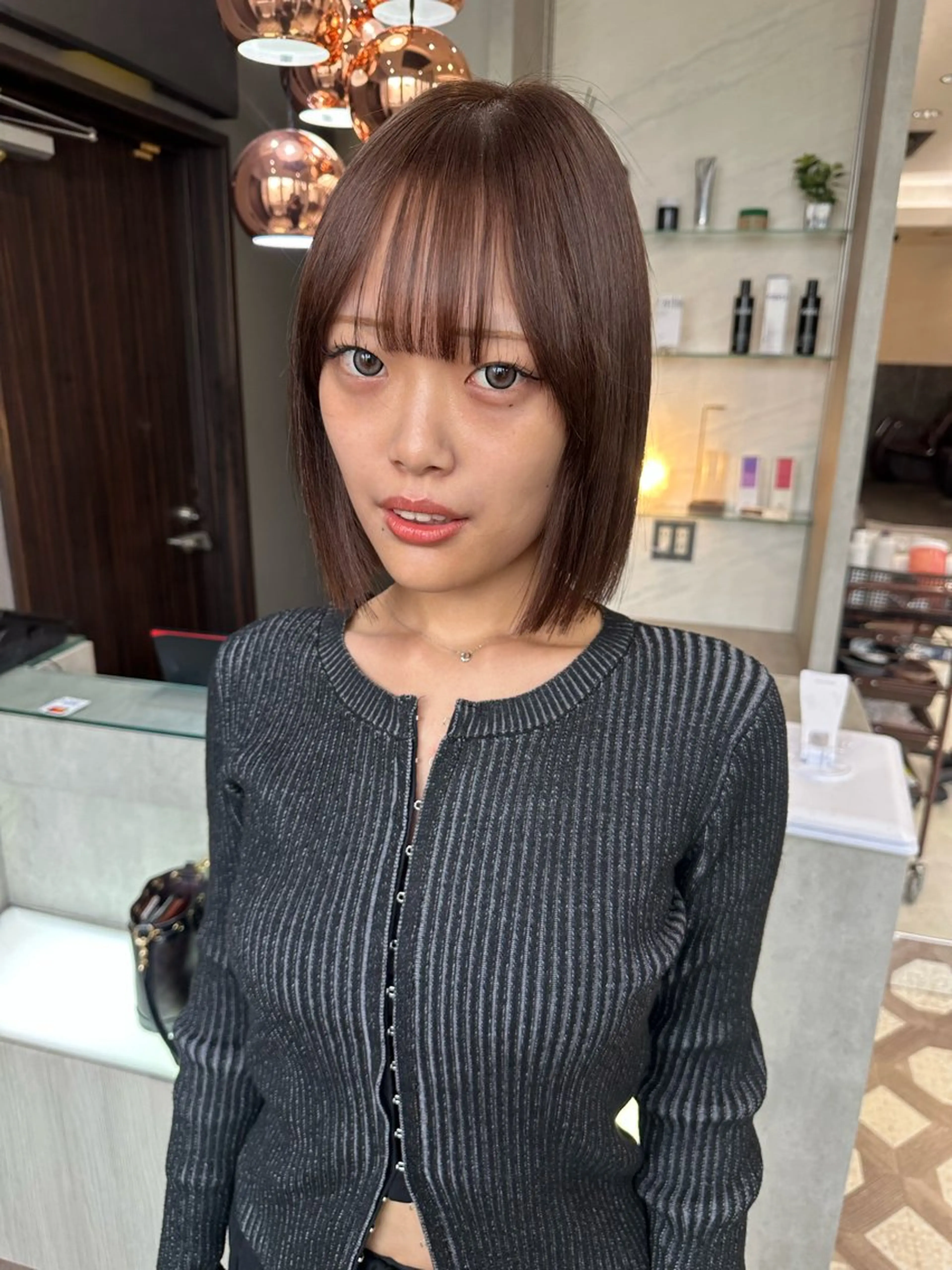 ミディアム カラー カット ヘアカラー トリートメント AYAKASA 暖色カラー/レイヤーのヘアスタイル