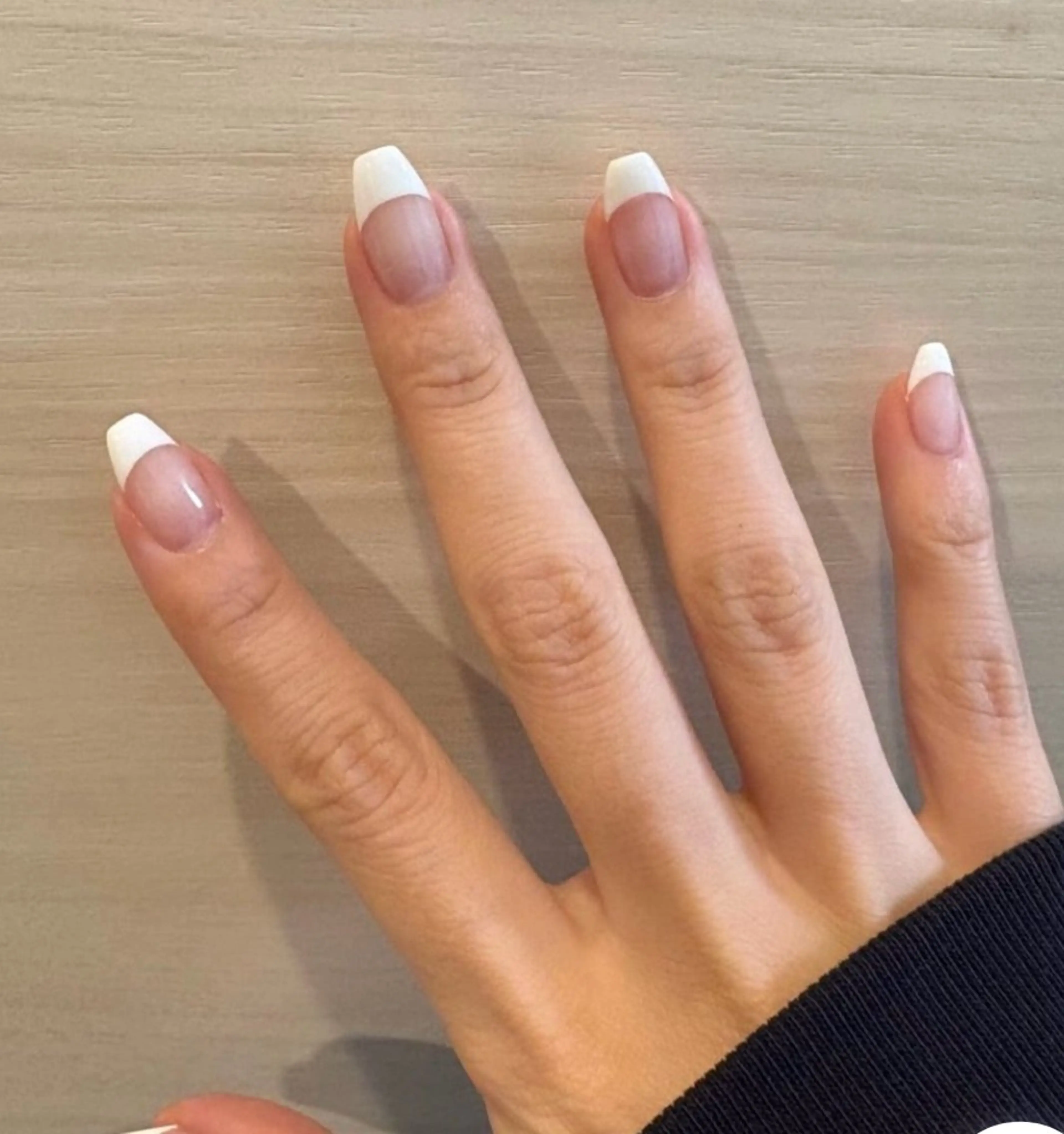 【ハンド】🩶練習モデル🩶 オフなし白フレンチの写真