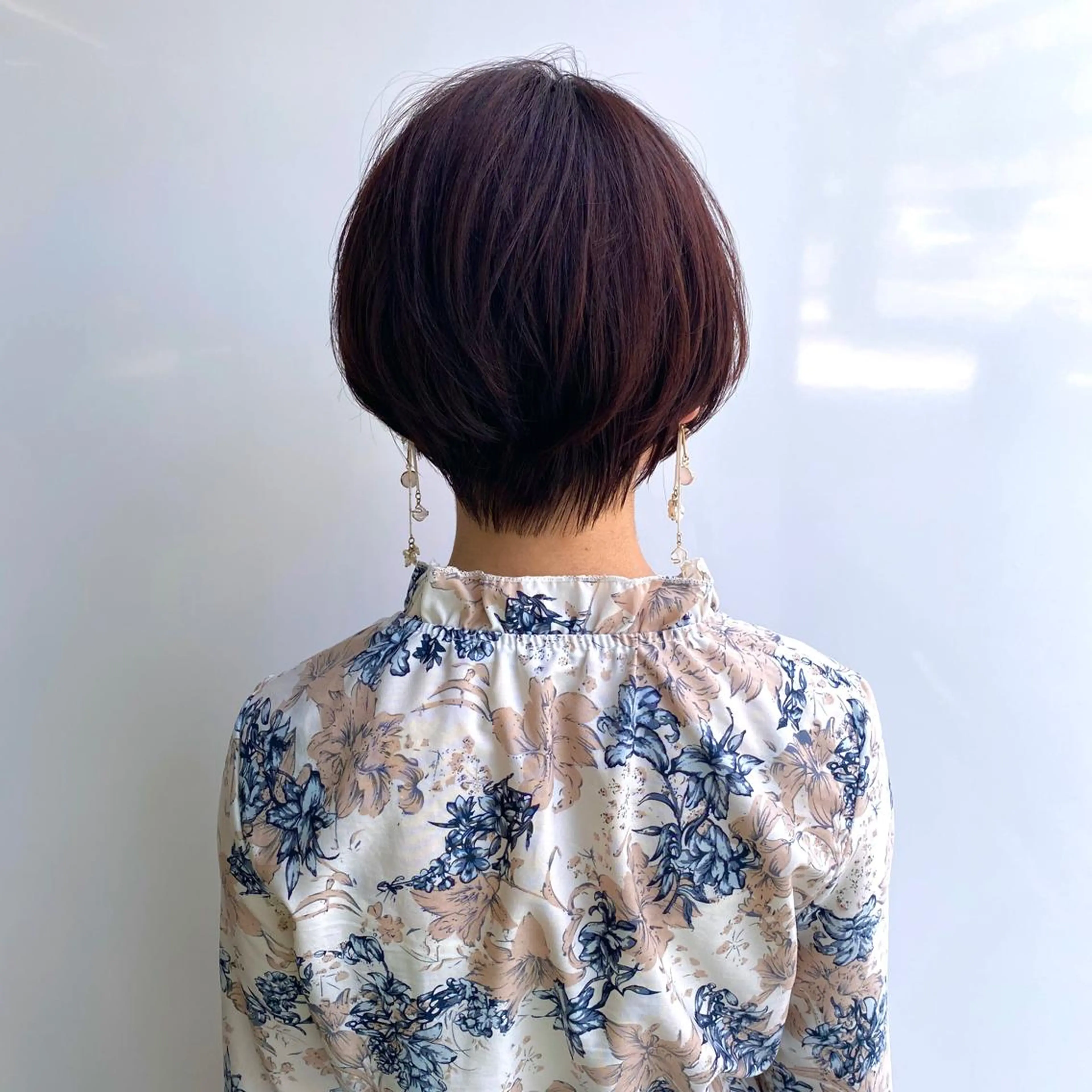 ショート カラー 似合わせカット ショートヘア トリートメント カット ヘアカラー トリートメント (h)wim ウィムのヘアスタイル