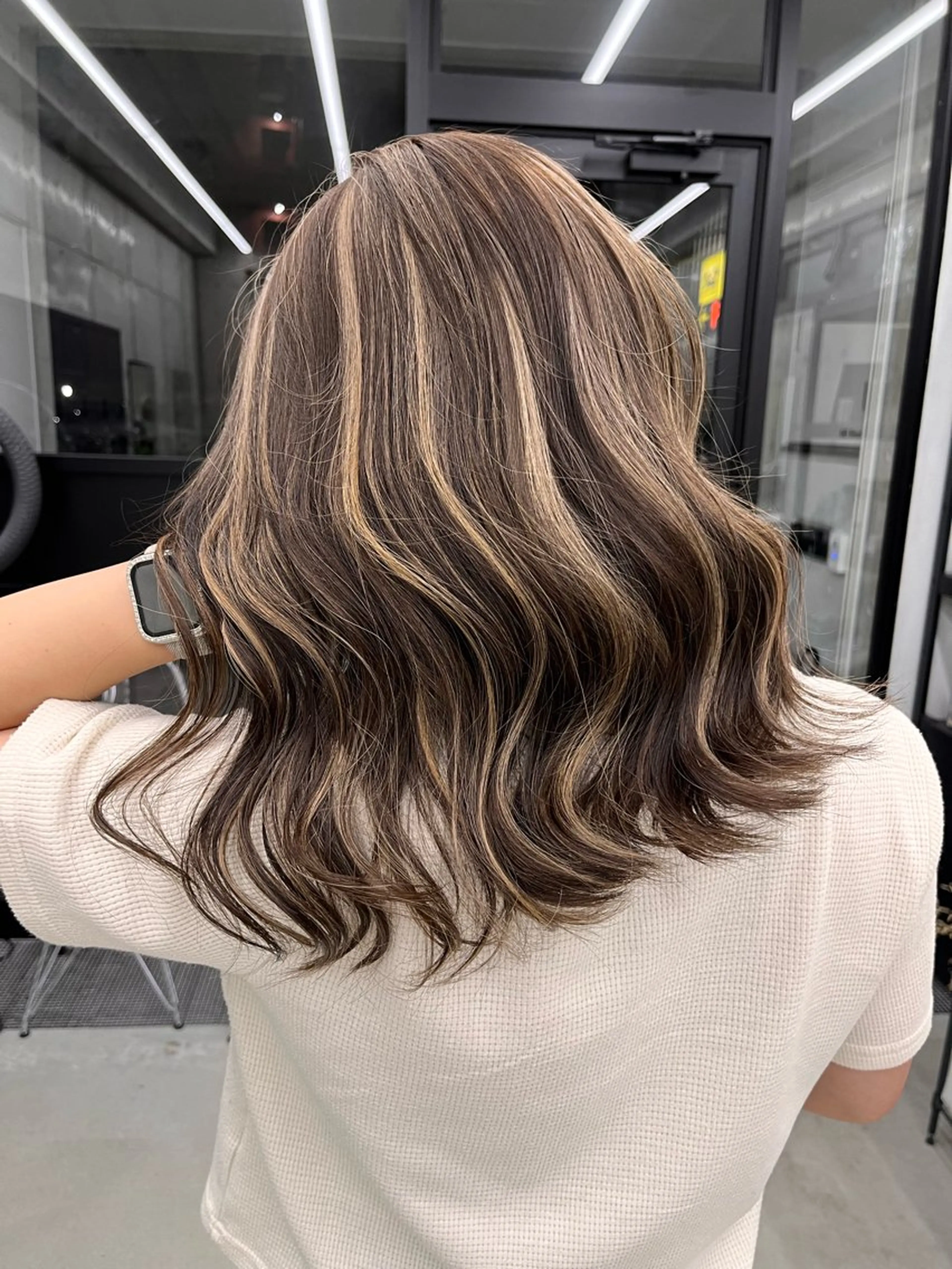 ミディアム 中道 晶のヘアスタイル