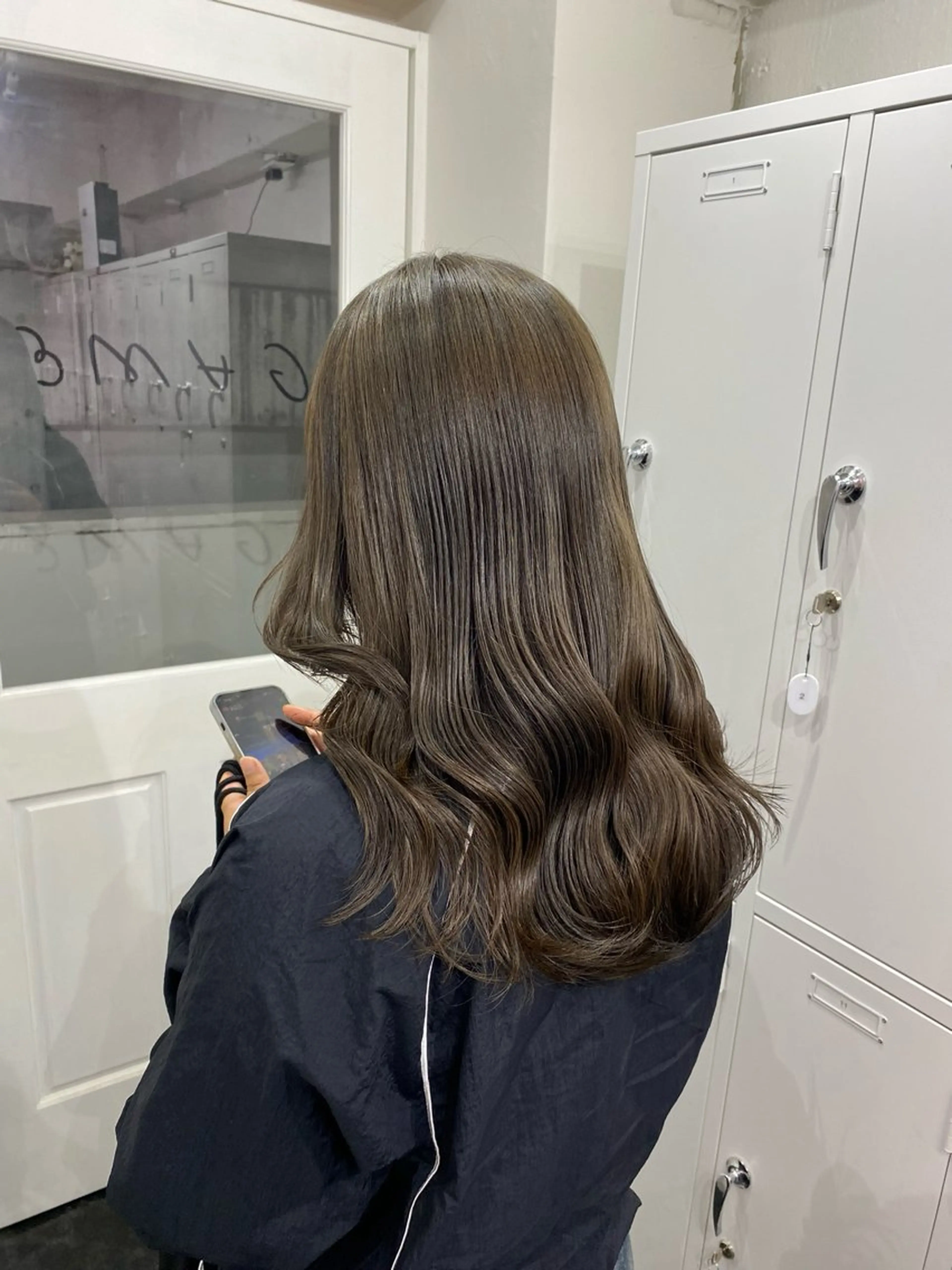 セミロング カラー ブリーチ ダブルカラー グレージュ ブリーチなしカラー オリーブグレージュ ヘアカラー トリートメント ヘアセット 楓🦋韓国系レイヤー / 透明感カラー🤍のヘアスタイル