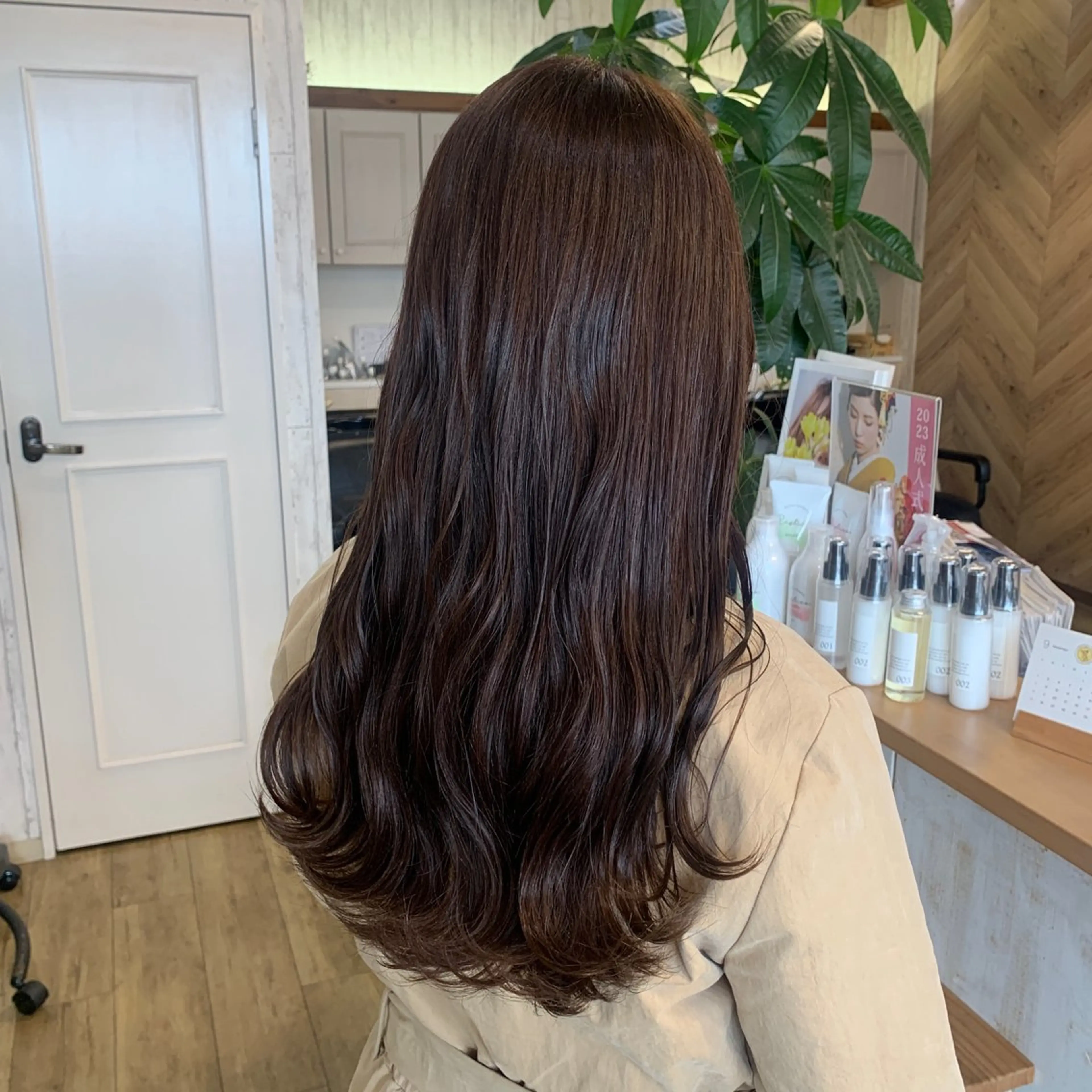 セミロング カラー アッシュ アッシュブラウン ブラウンカラー カット ヘアカラー トリートメント regalo Acari🍎のヘアスタイル