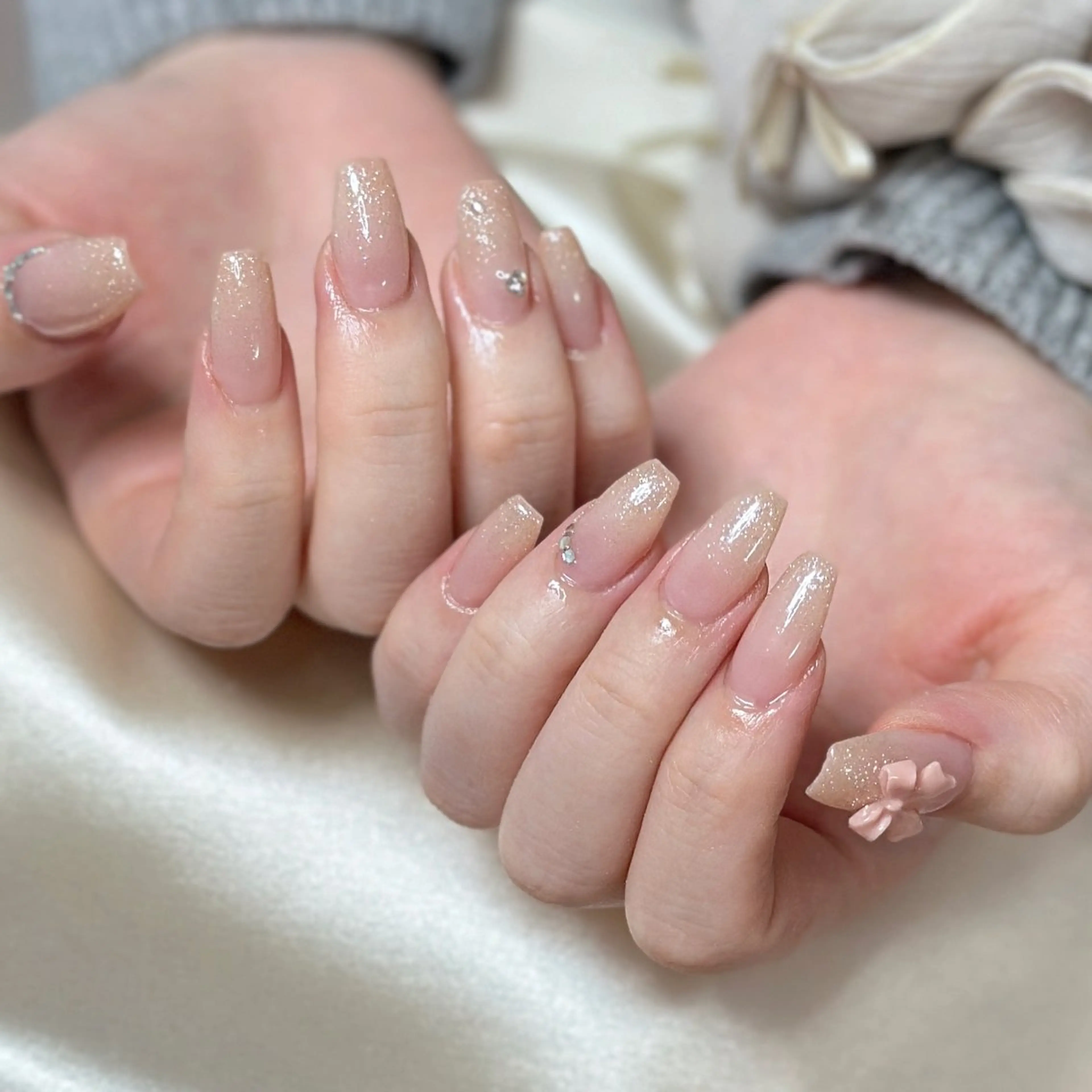 ネイル アートネイル オーロラネイル チークネイル フレンチネイル ガラスフレンチ ハンドネイル 🎀YooLi Nail salonのネイルデザイン