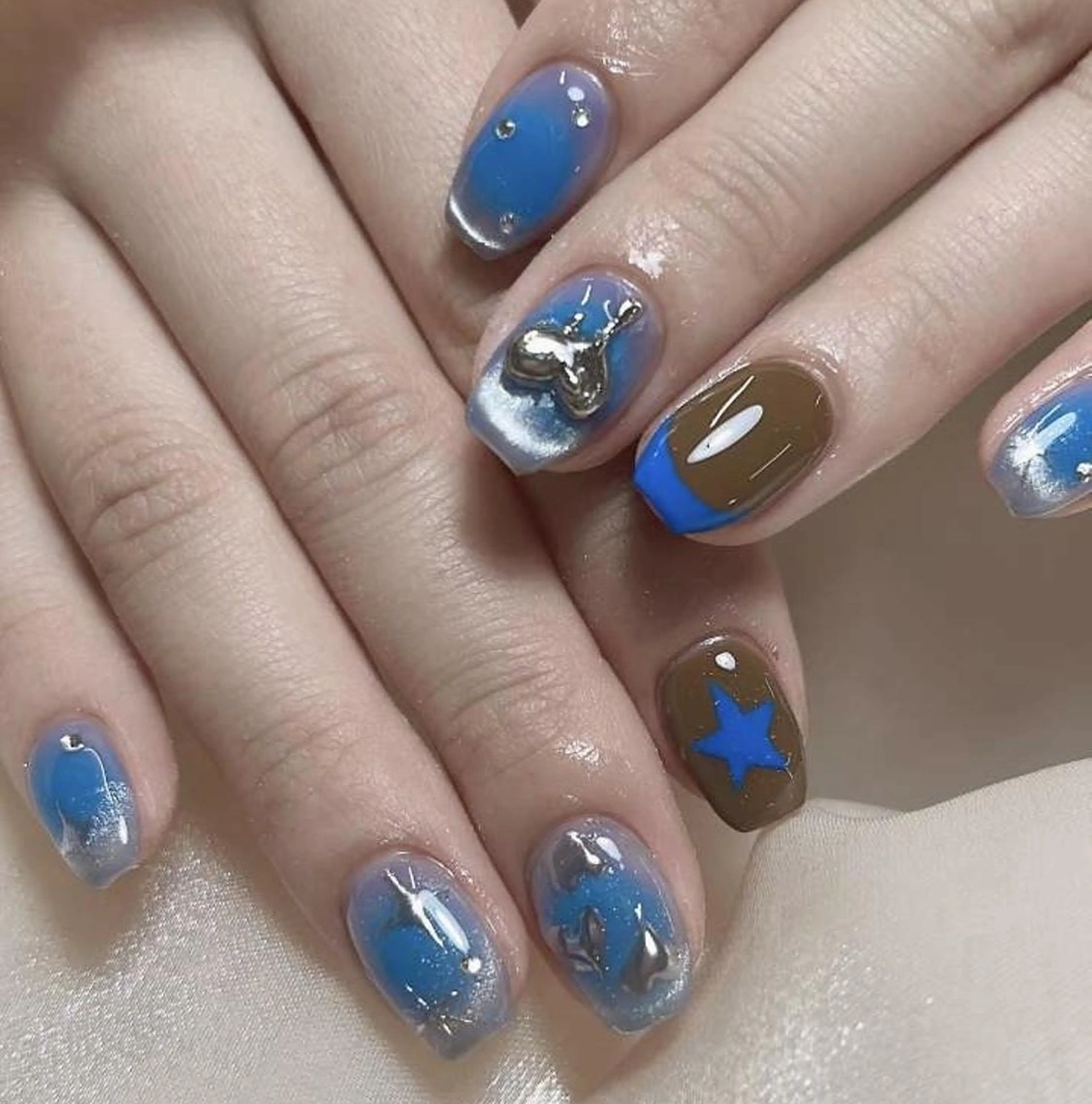 ネイル ガーリー キラキラネイル 韓国ネイル ロングネイル 持ち込み ハンドネイル ハンドケア The Nail💗 Ayaseのネイルデザイン