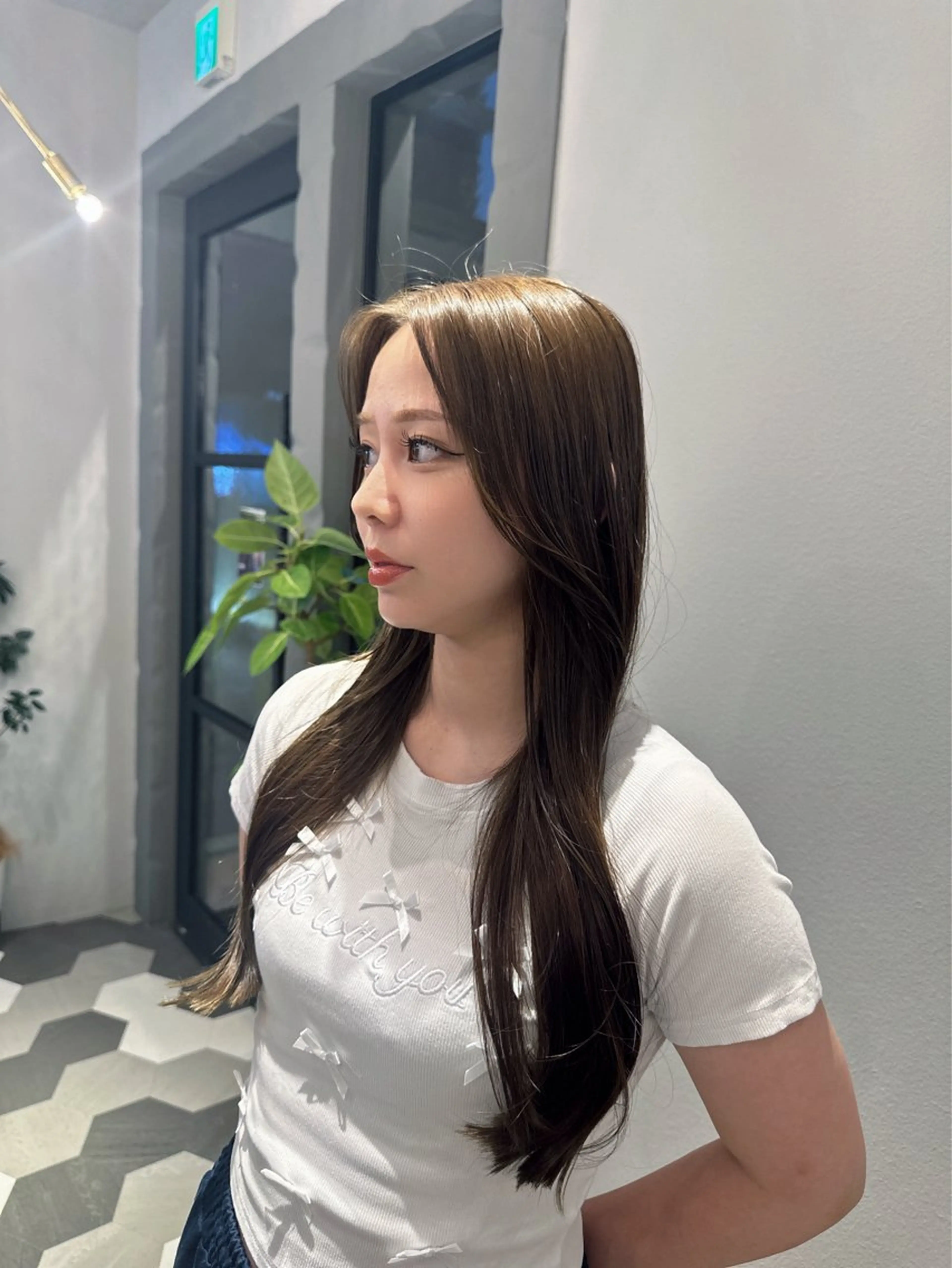 ロング 透け感オリーブ/レイ ヤーカット/KaHoのヘアスタイル