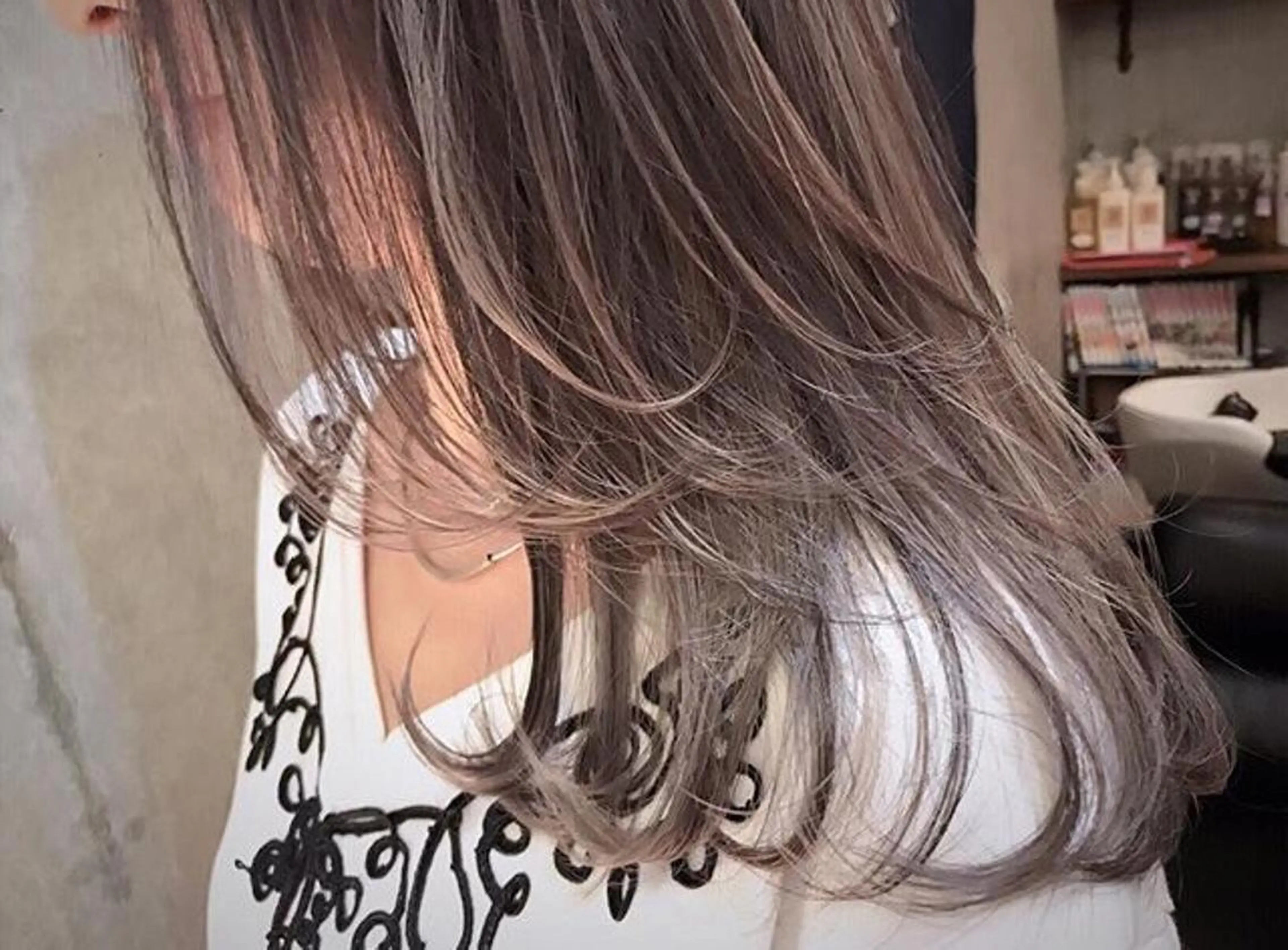 ミディアム カラー メッシュ 白髪ぼかし×デザイン 🕊️🫧ホウジョウのヘアスタイル