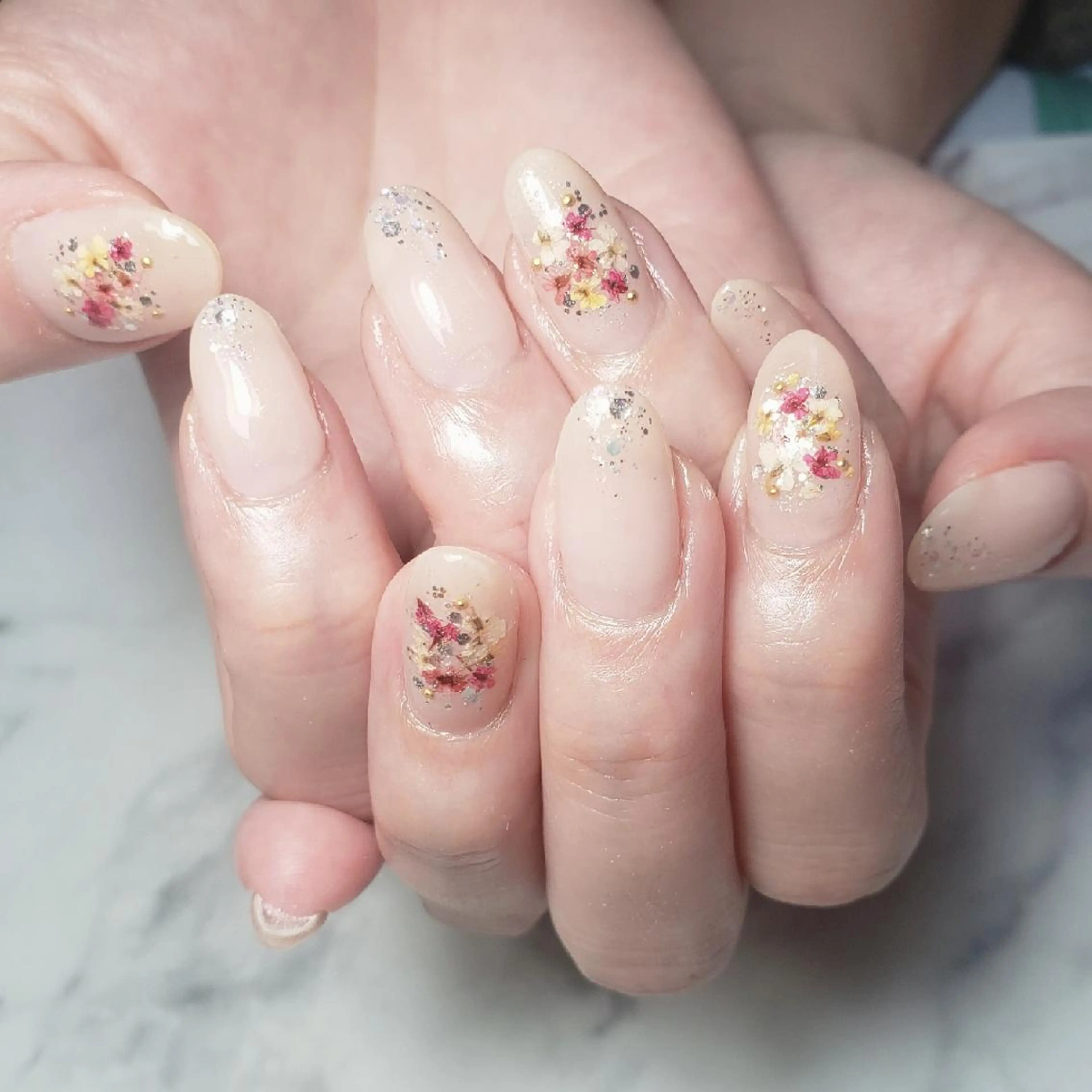 ネイル ハンドネイル ビジュード ネイルのネイルデザイン