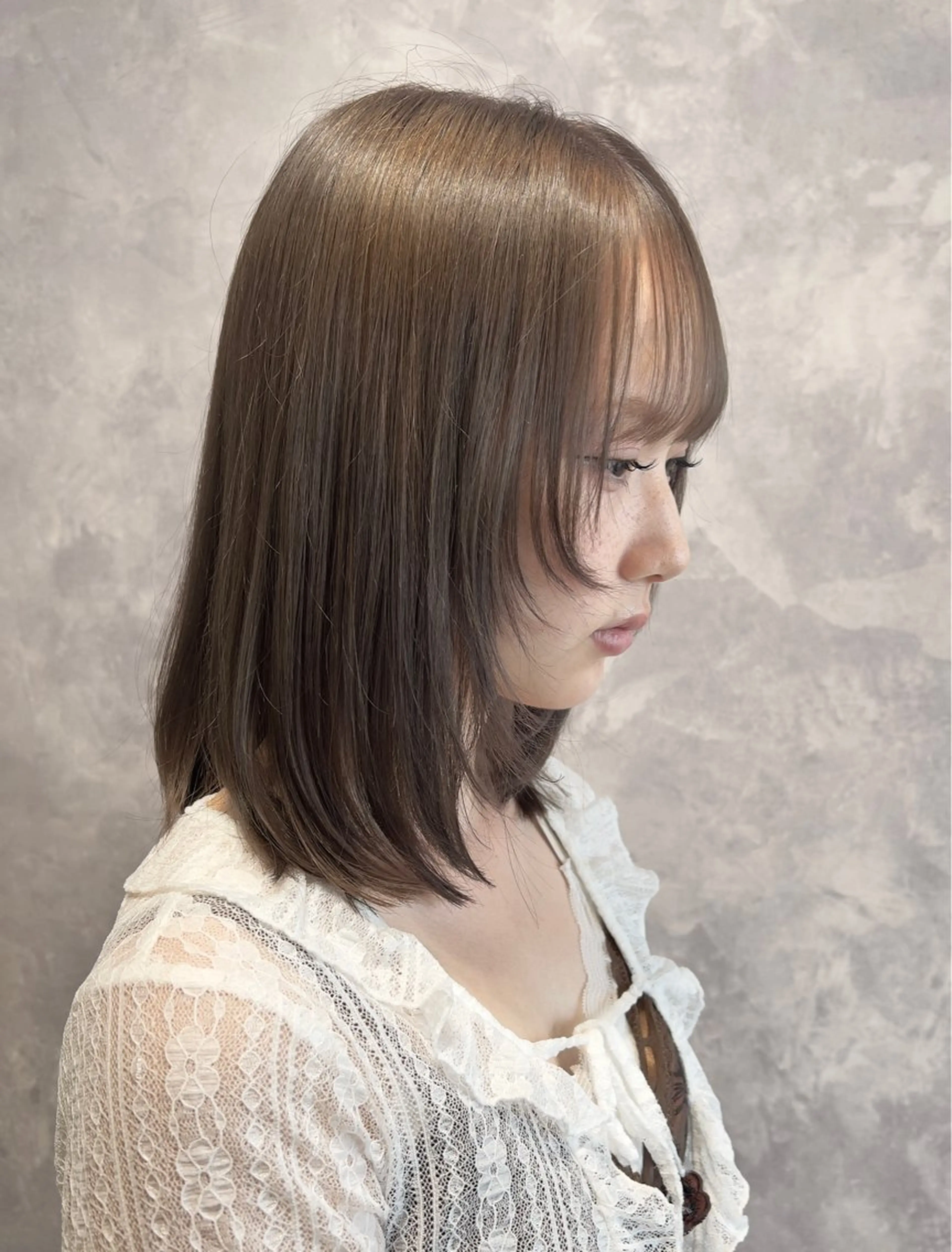 ミディアム T Akaneのヘアスタイル