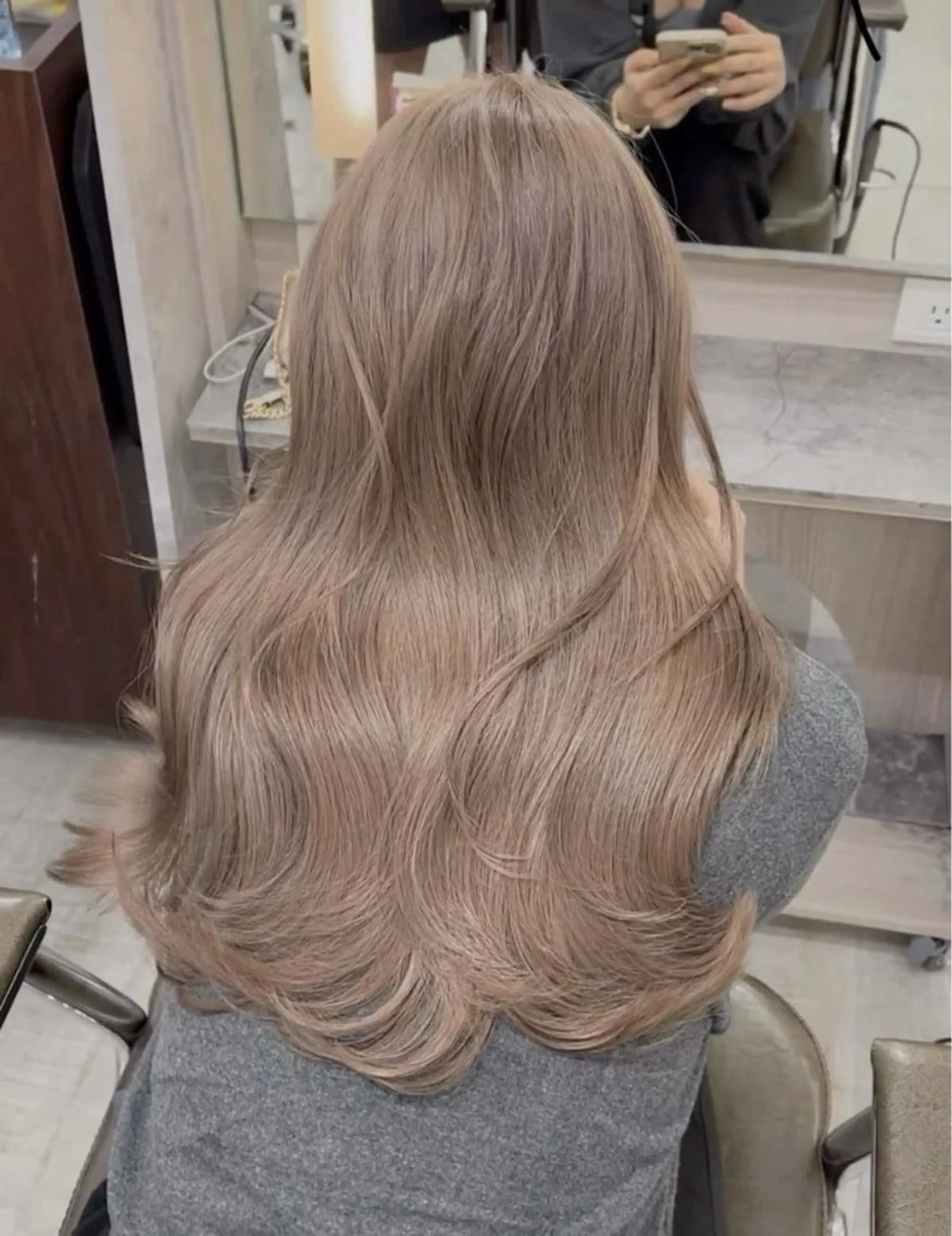 ロング ヘアカラー トリートメント 服部遥斗/大阪心斎橋 /ハイトーン/カラーのヘアスタイル