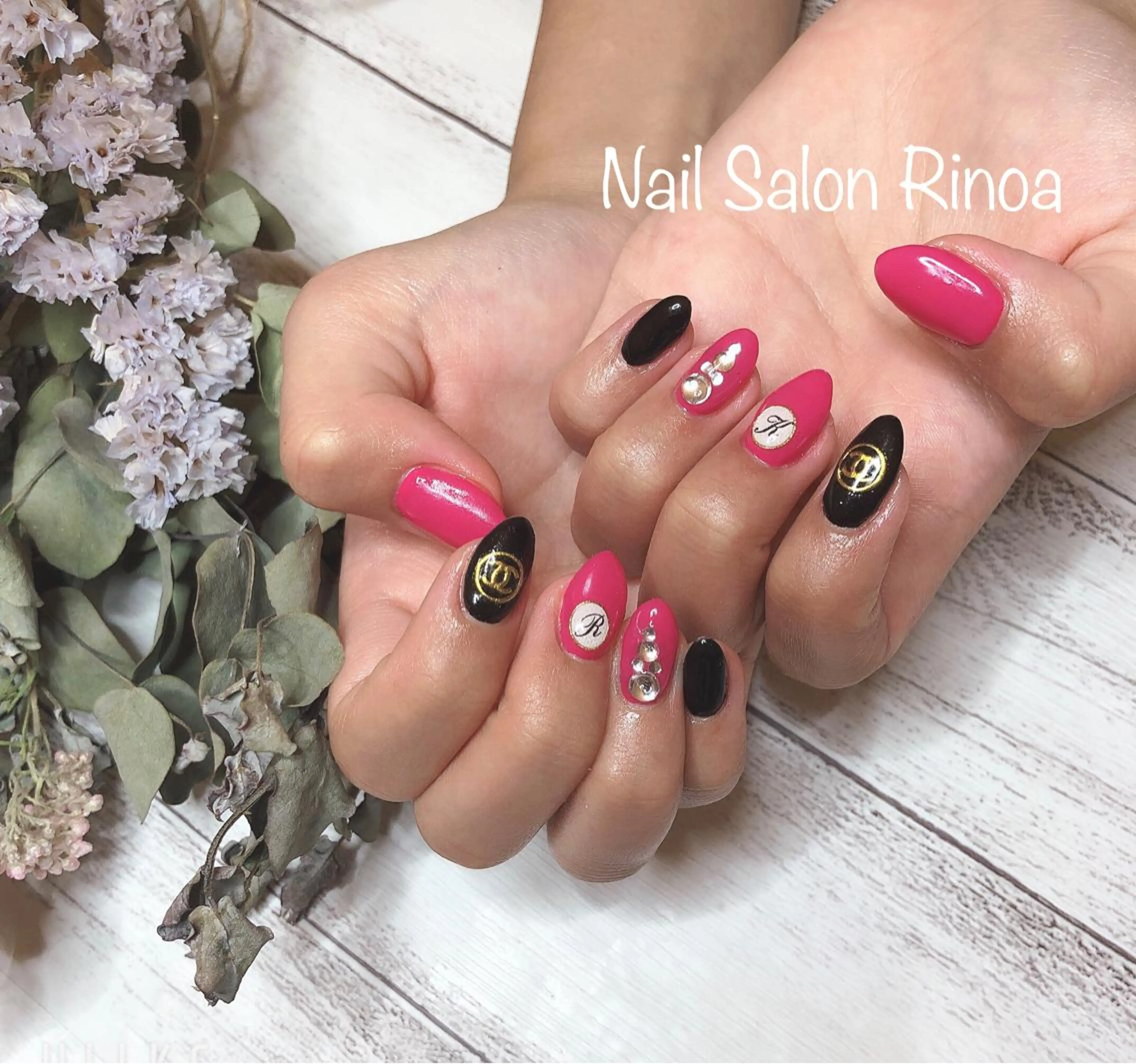 ネイル 持ち込み ストーンネイル Nail Salon Rinoaのネイルデザイン