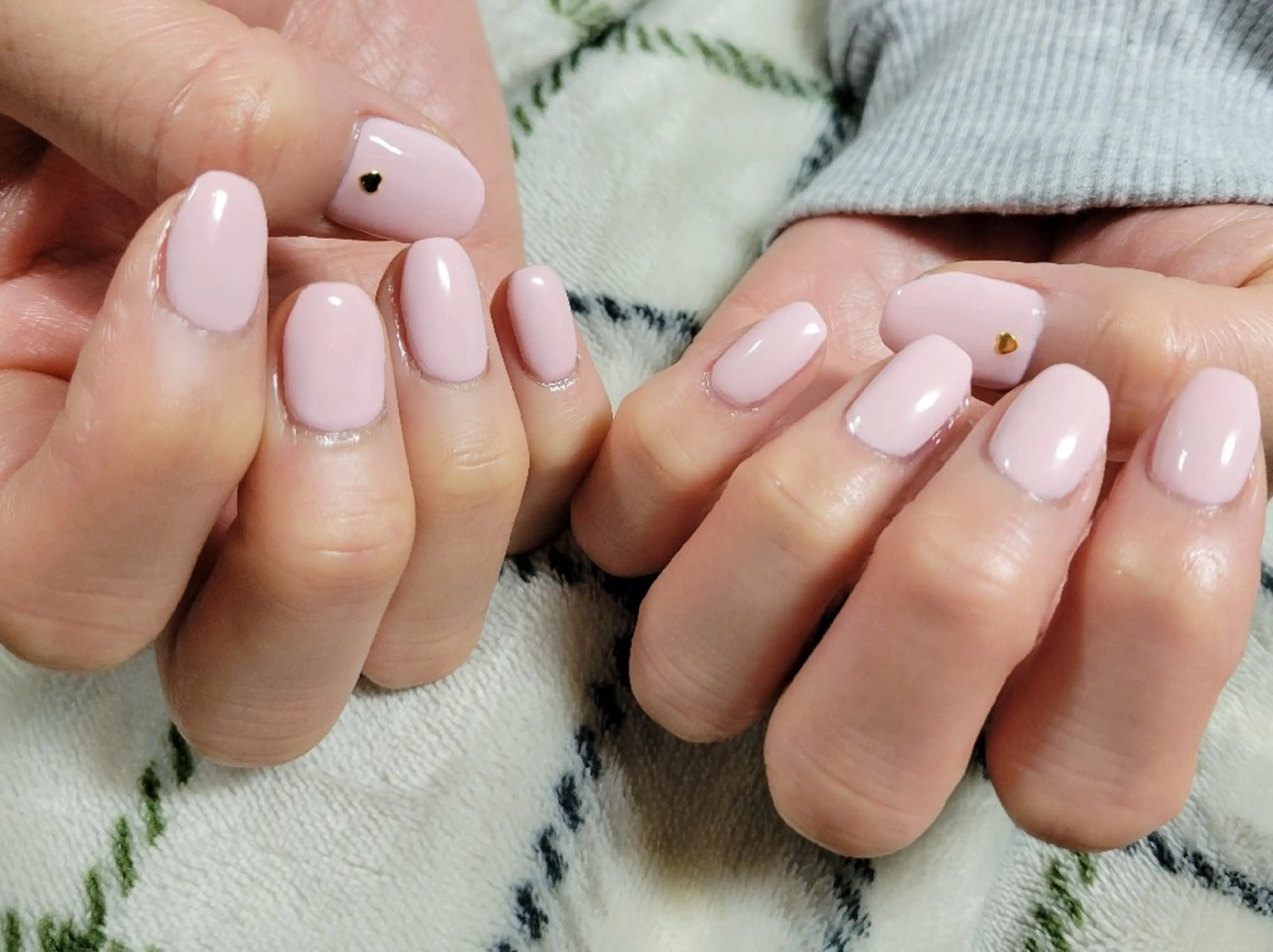 ネイル ゴールド ハート ワンカラーネイル ピンク 斎藤 Ri-na-il長浜のネイルデザイン