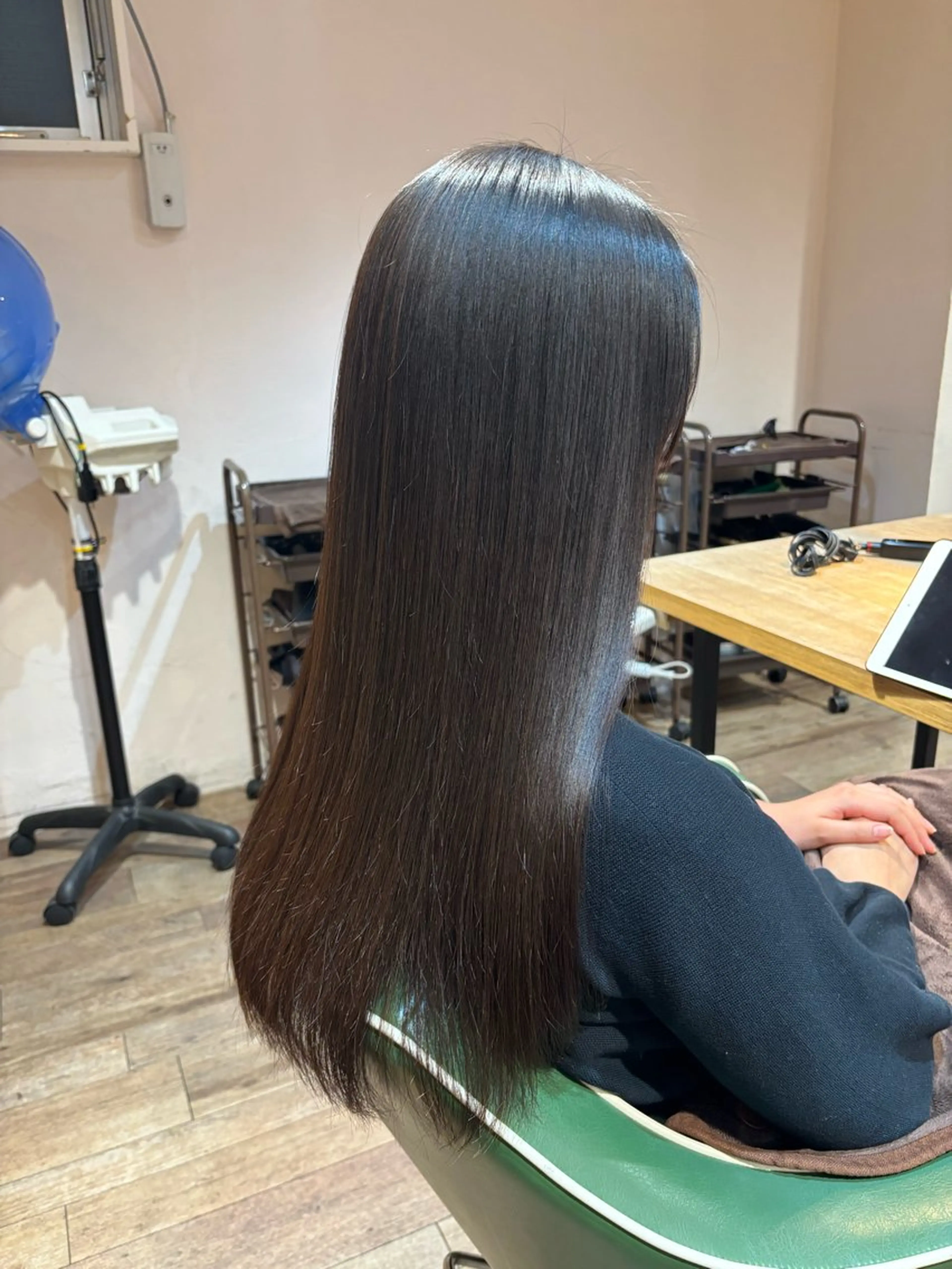 ロング 縮毛矯正 渡邊 陽大のヘアスタイル