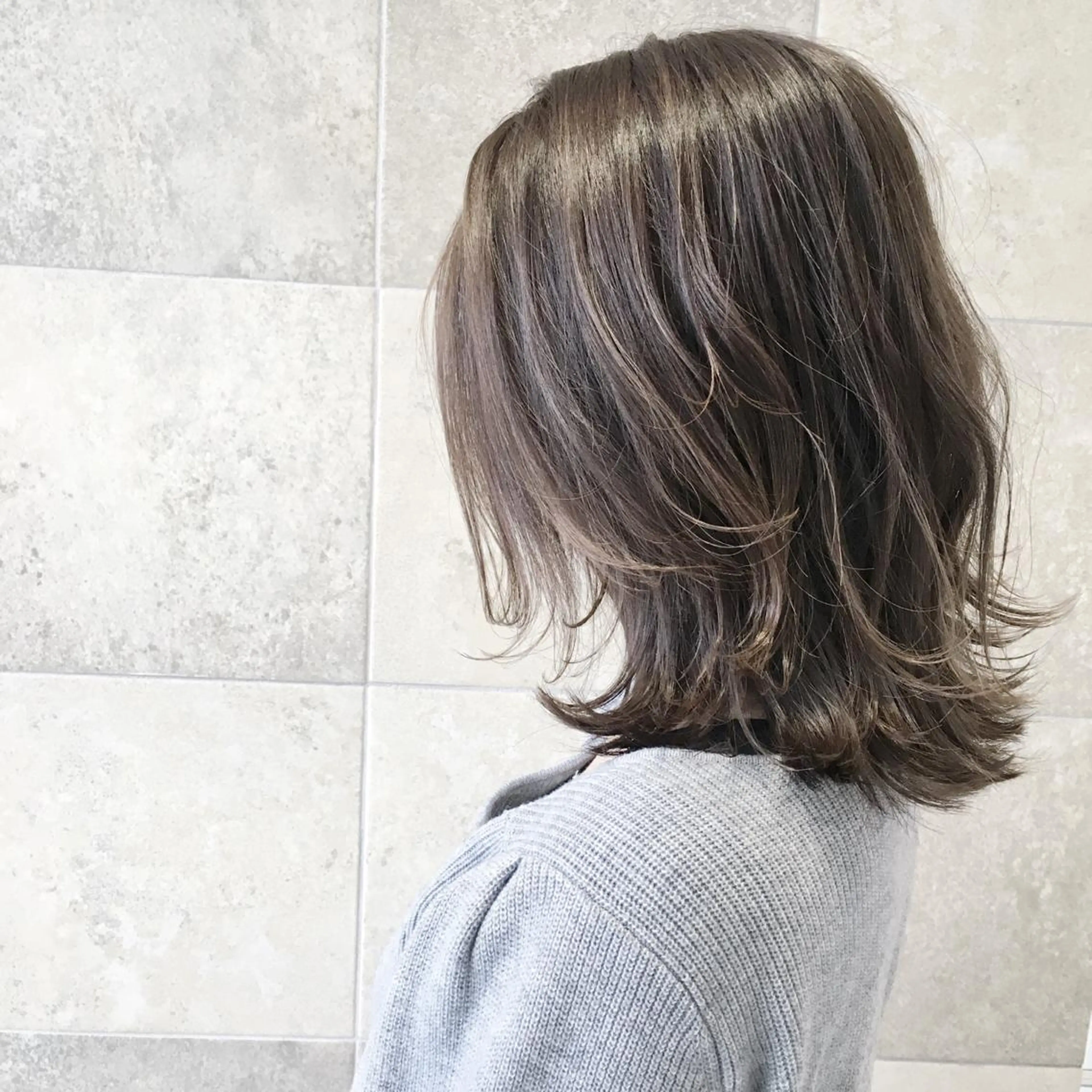 ミディアム カラー ハイライトカラー ハイライト カット ヘアカラー カット／メンズカット 藤田麻衣のヘアスタイル