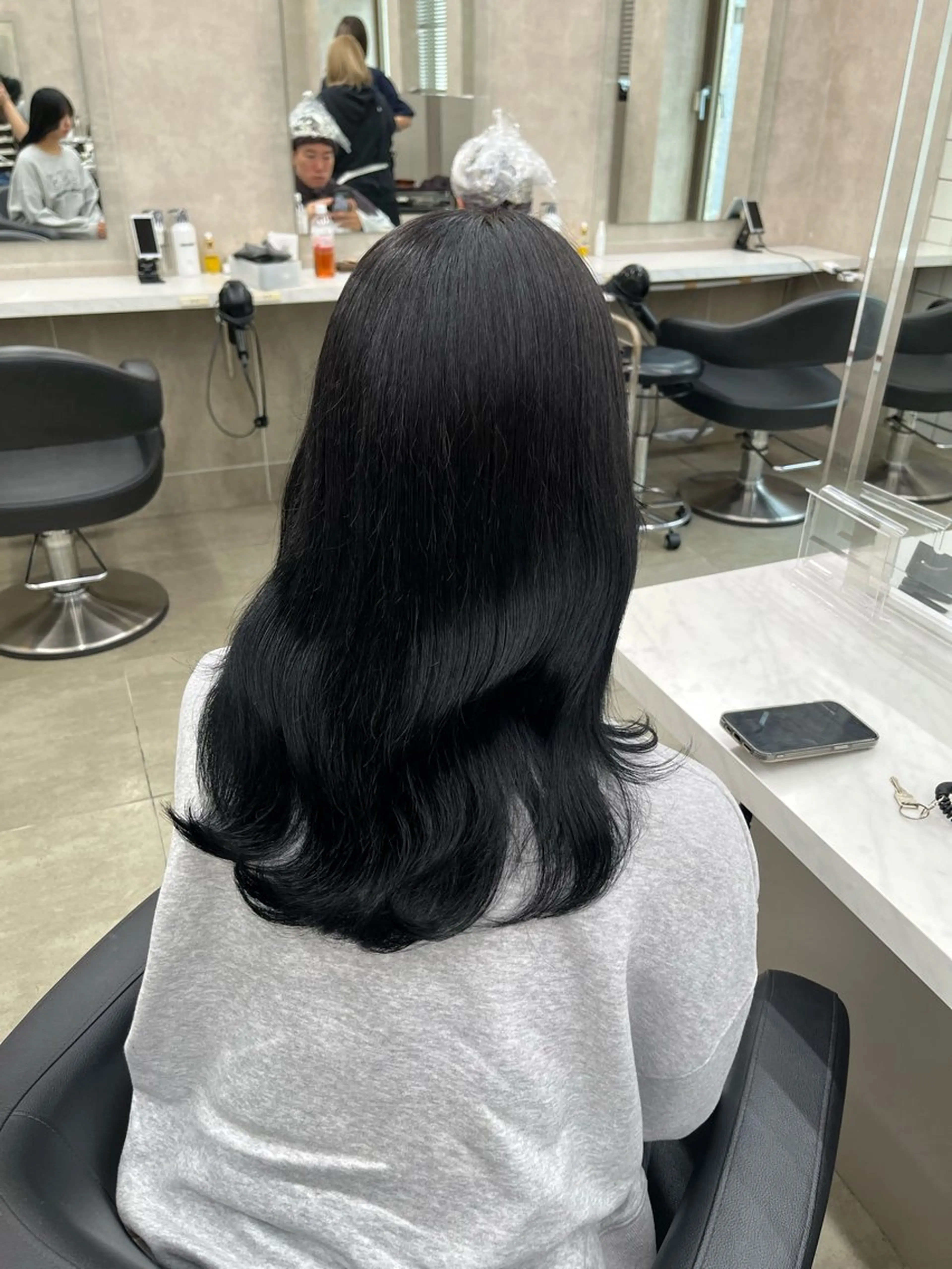 セミロング ヘアカラー トリートメント ヘッドスパ ヘアセット 寒色＆ブリーチ特化 寒色MiOのヘアスタイル