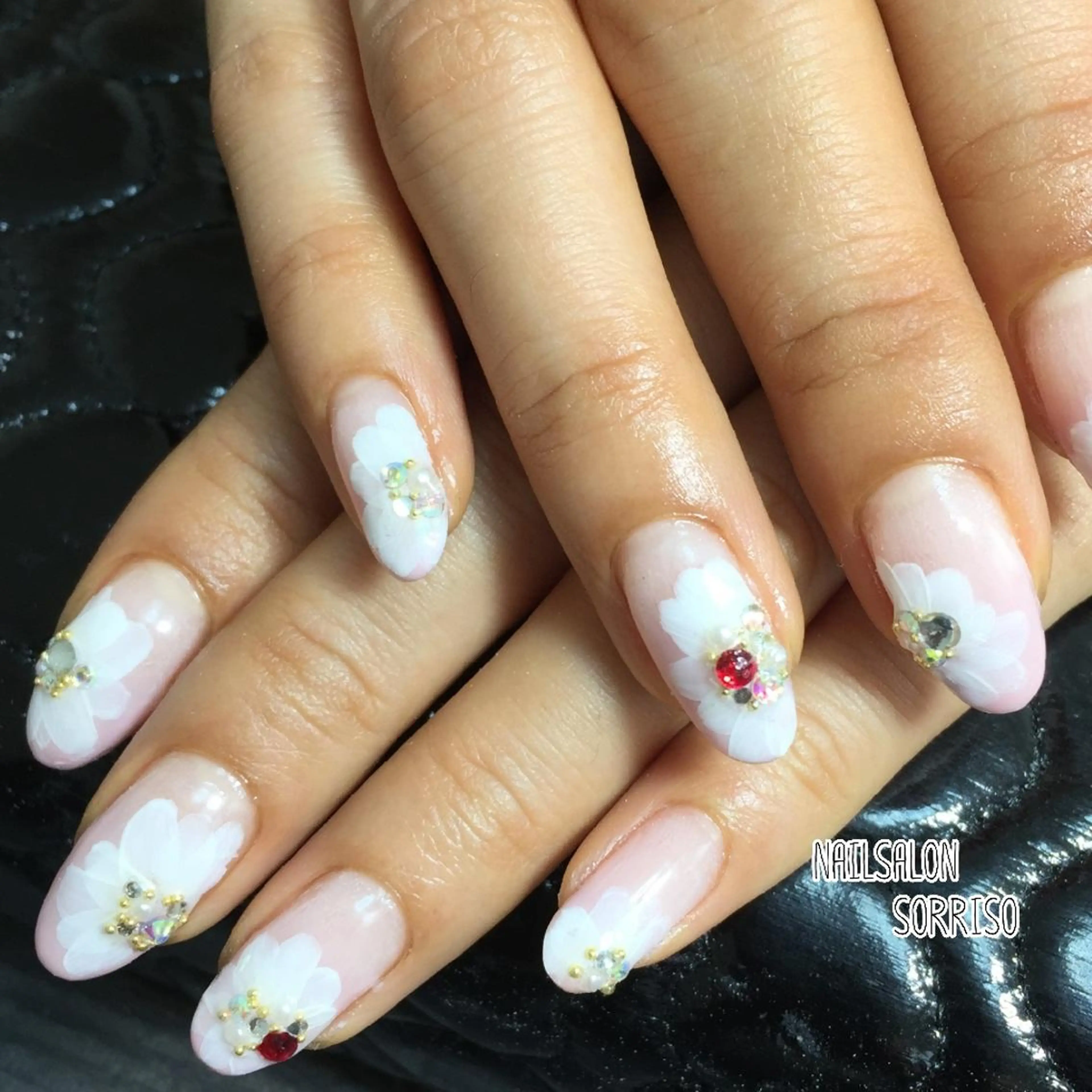 ネイル KOYAMA KIMIEのネイルデザイン