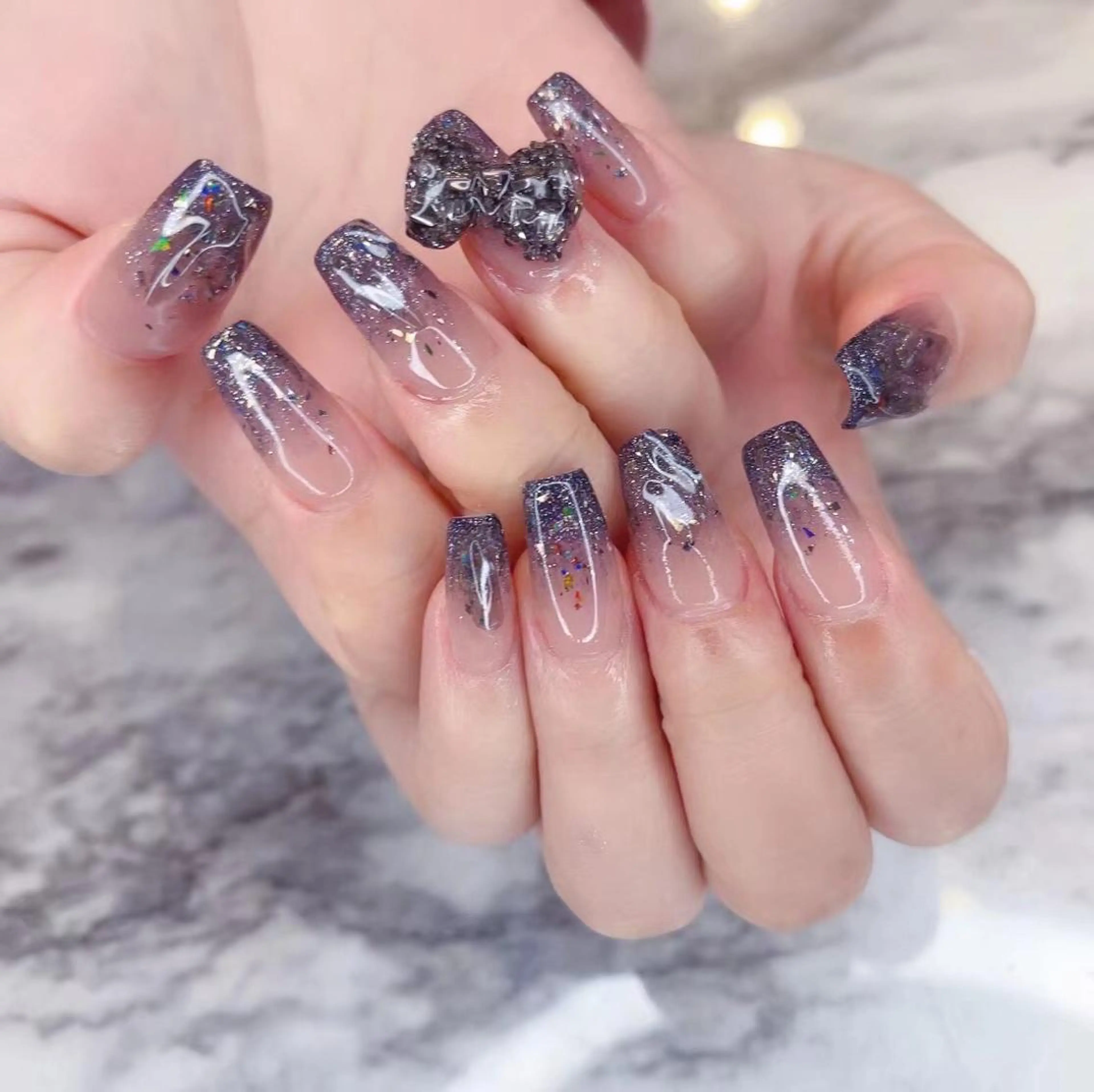 ネイル グラデーション キラキラネイル リボン babarla Nailのネイルデザイン