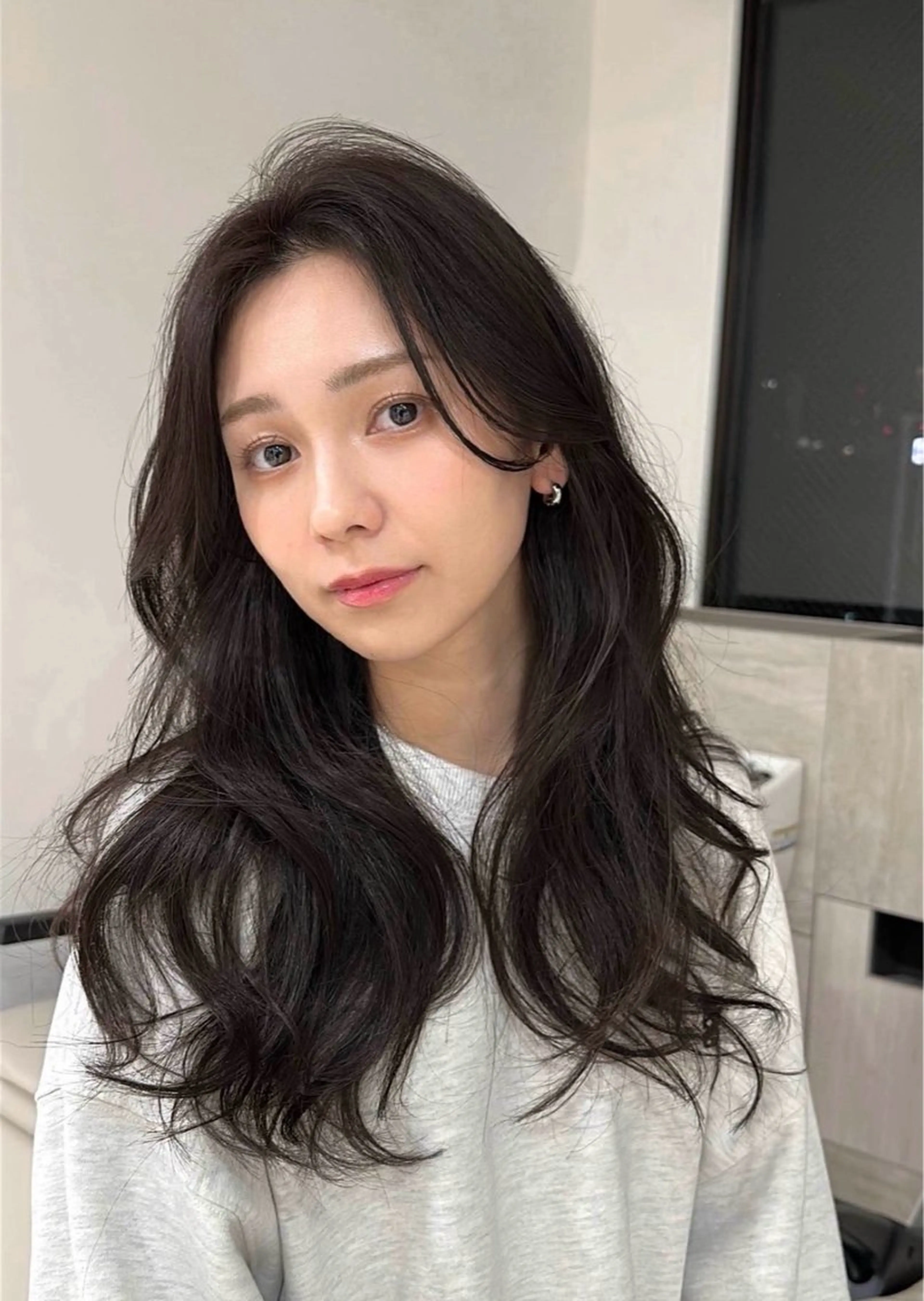 ロング 山下 凪澄のヘアスタイル