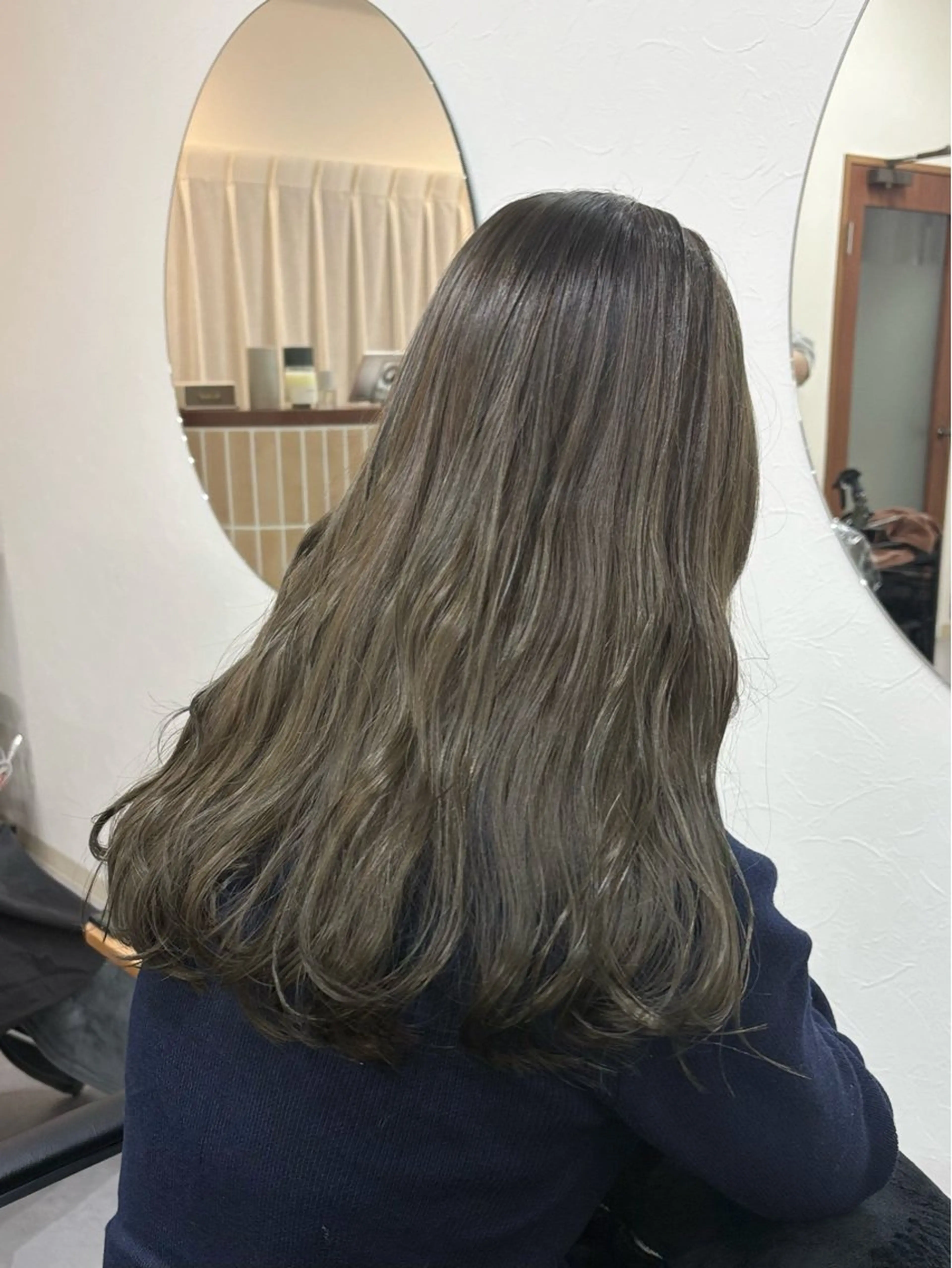 セミロング カラー 透明感カラー グレージュ オリーブグレージュ オリーブグレー カット ヘアカラー トリートメント ハル🌸柔色/ ブリーチなし/艶髪のヘアスタイル