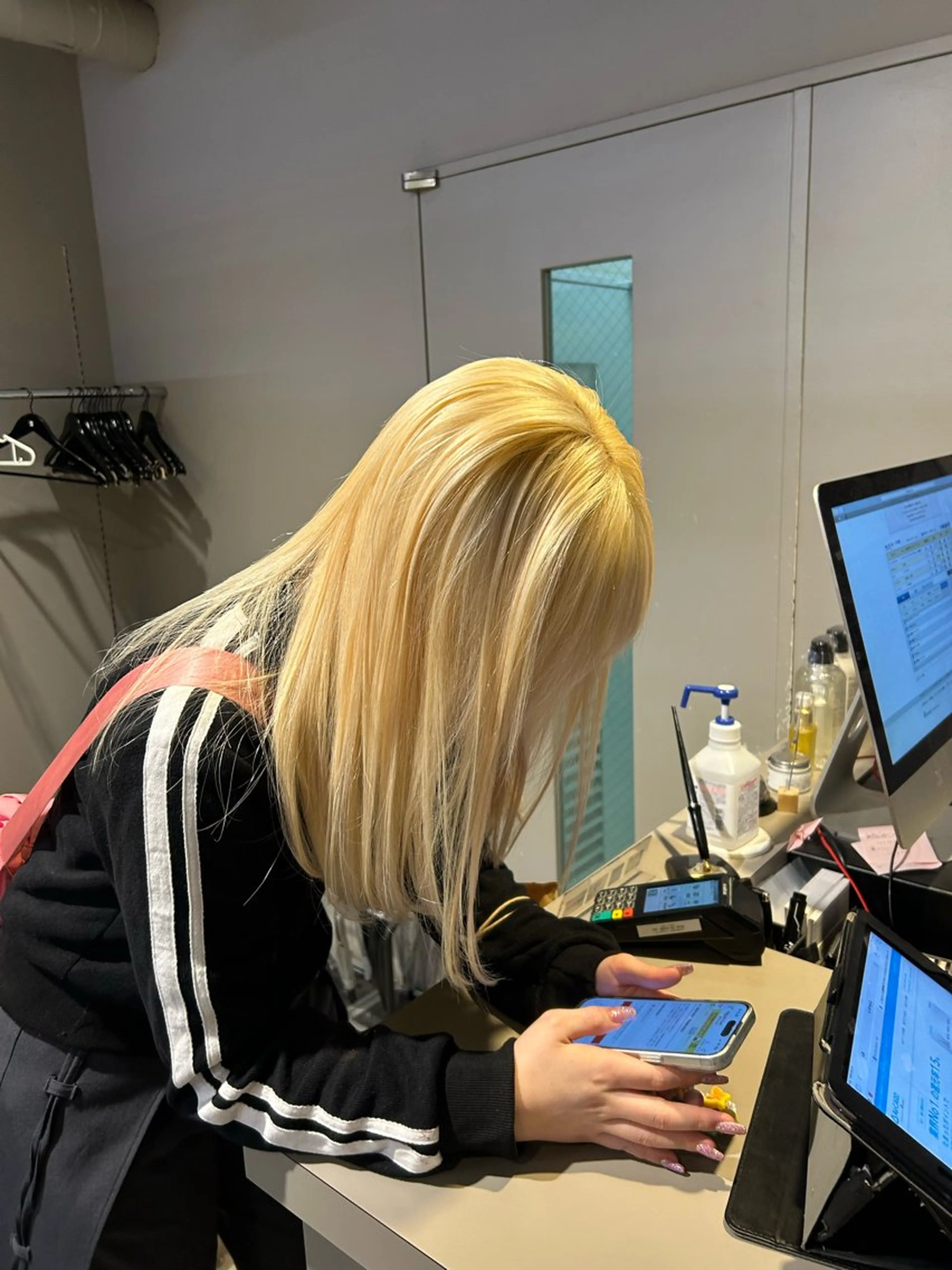 ロング カラー ヘアカラー ヘアセット 韓国/トレンド レイヤー【101】のヘアスタイル