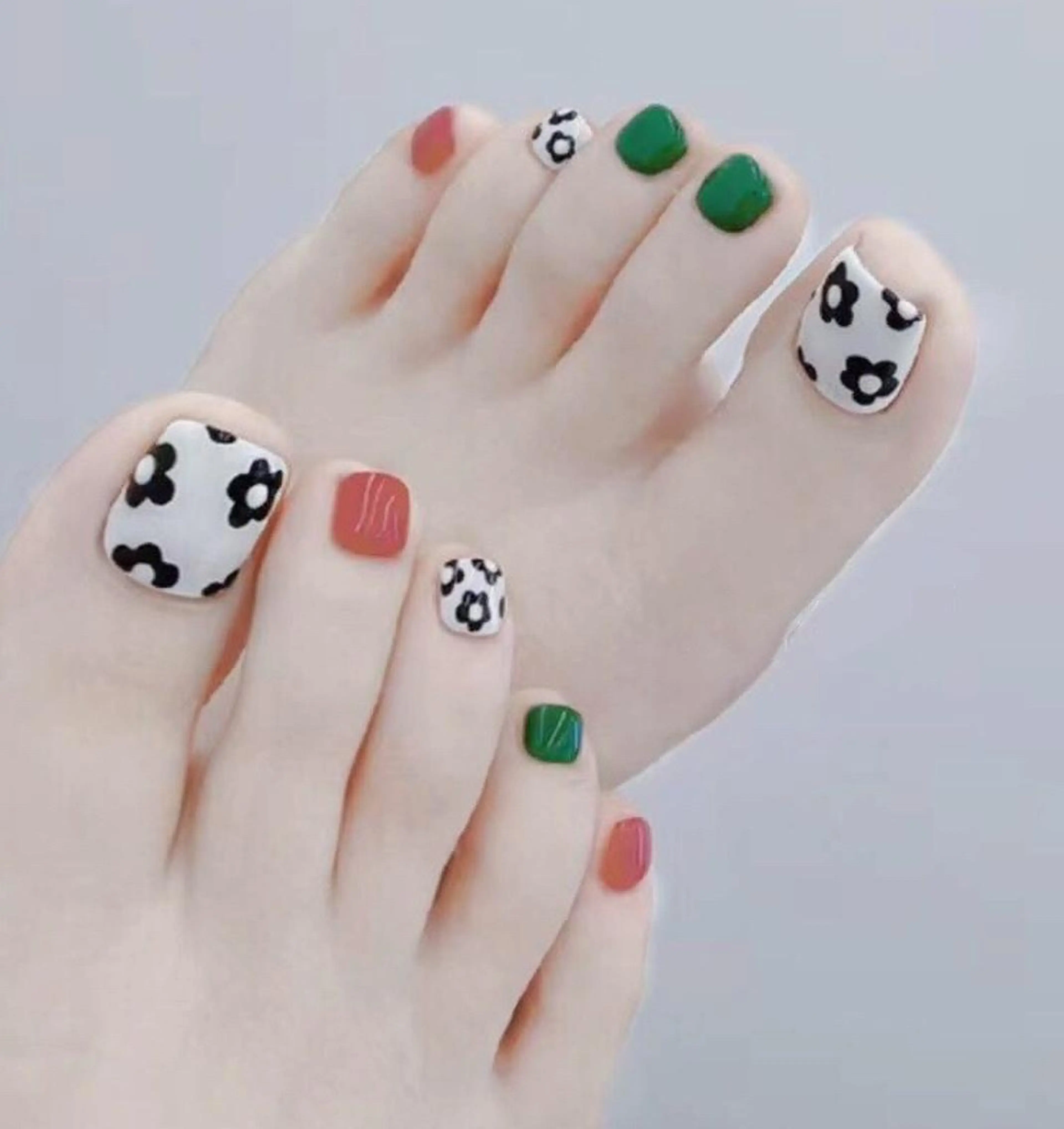 ネイル MoonNail ユリ🌸のネイルデザイン