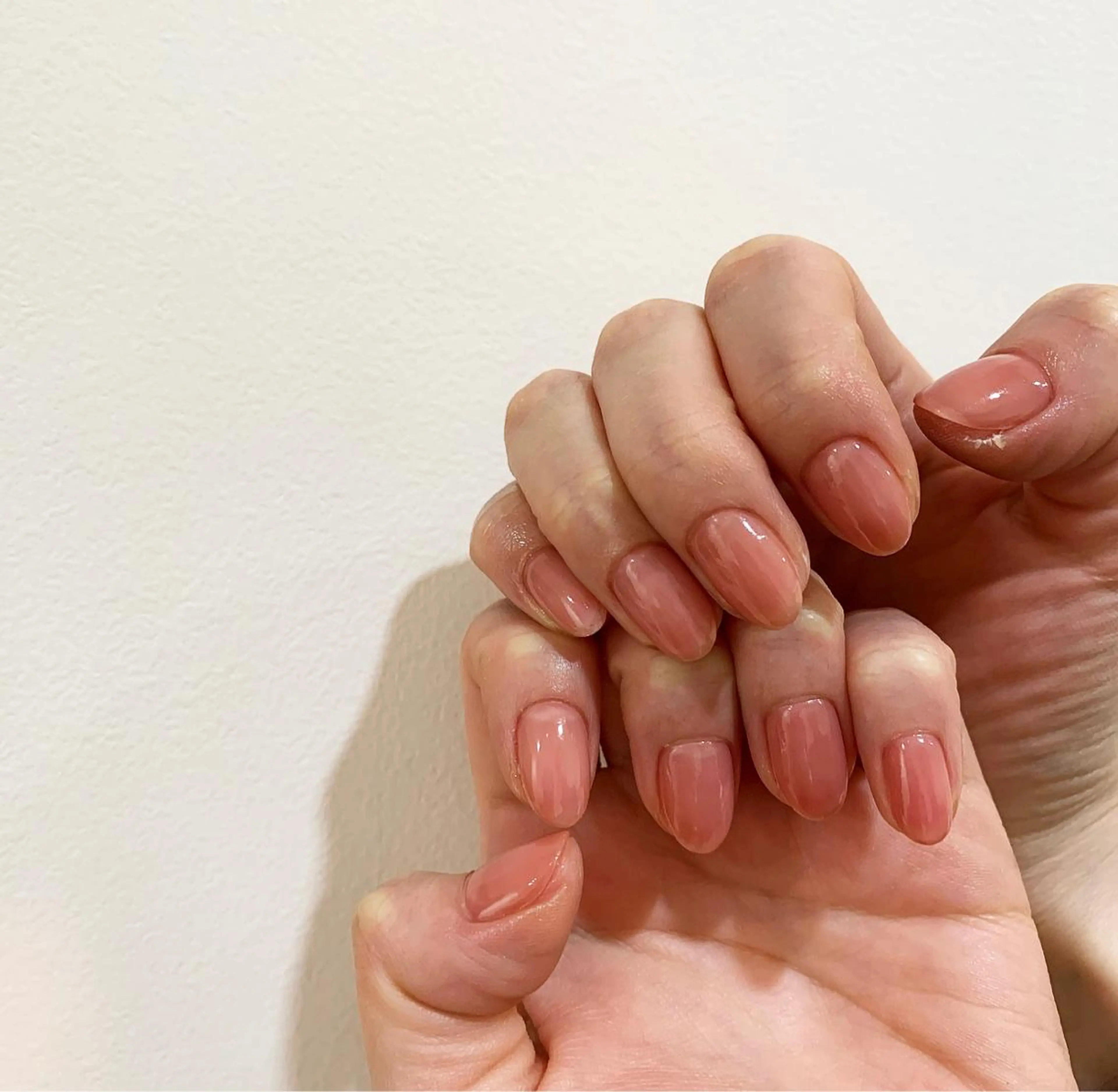 ネイル ブラウン ピンク 春ネイル 佐藤 穂乃香のネイルデザイン