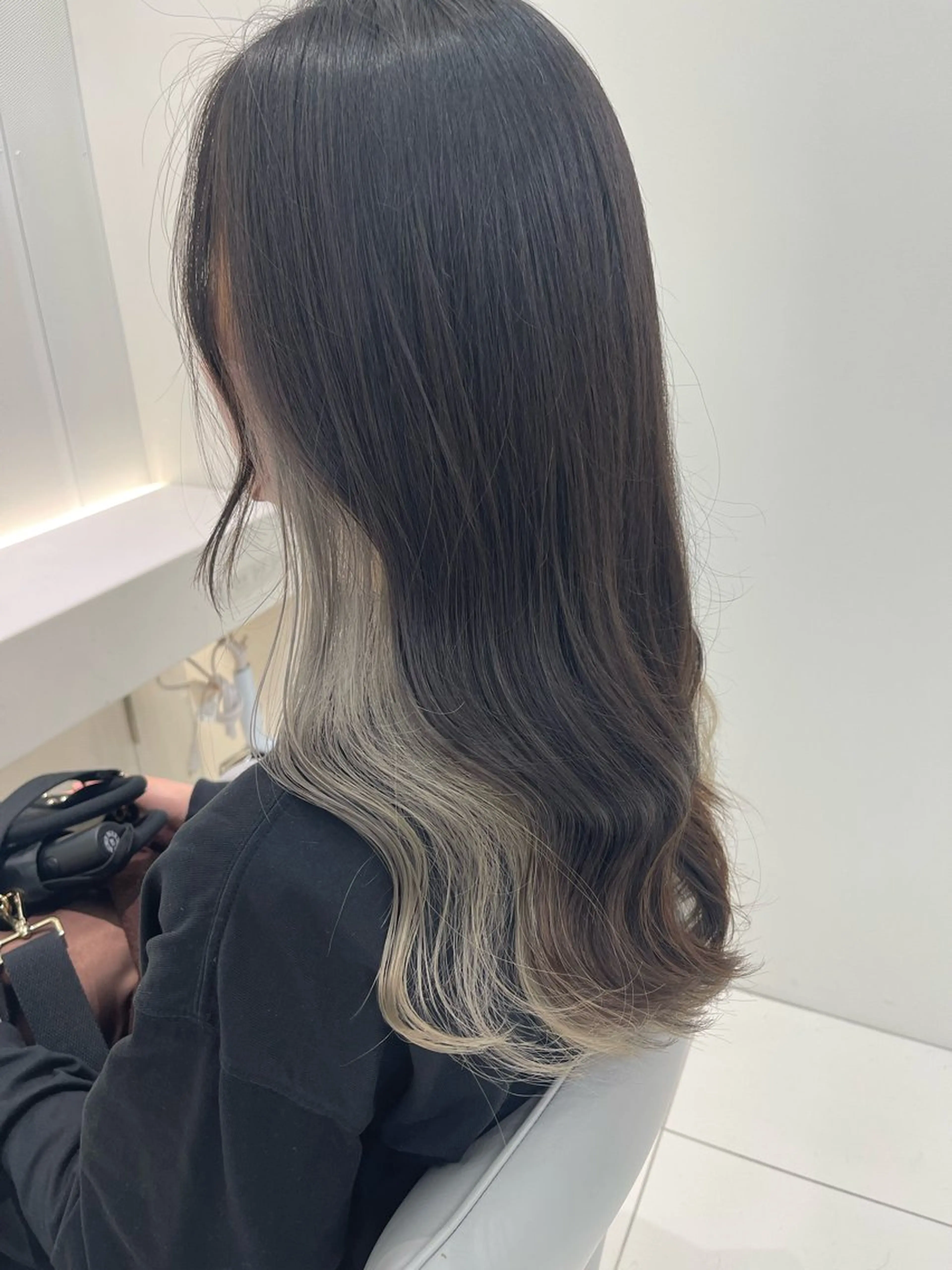 ロング カラー アッシュ ベージュカラー ホワイトベージュ ヘアカラー トリートメント トリートメント /カラー/NAOKIのヘアスタイル