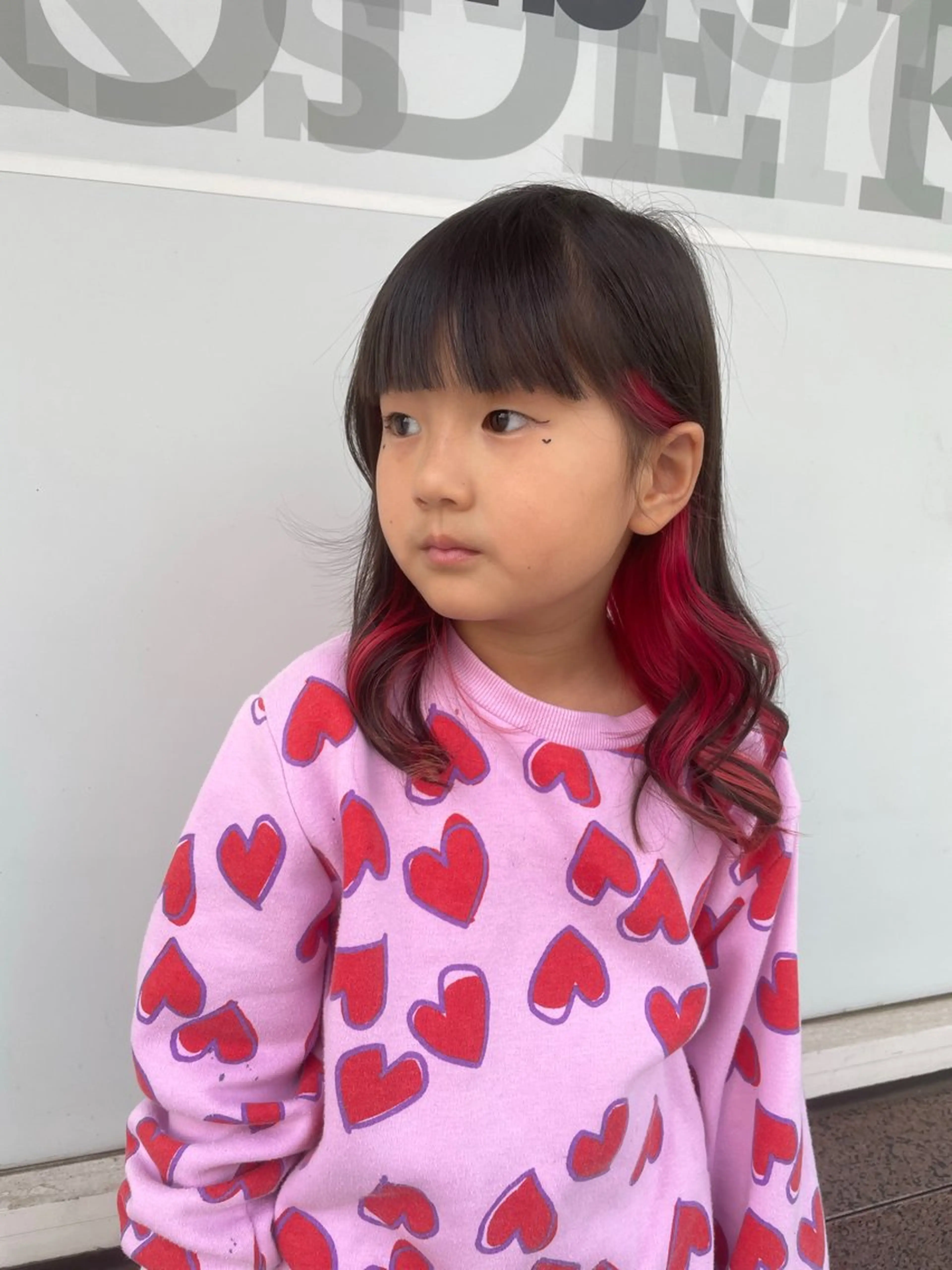 セミロング カラー インナーカラー カット ヘアカラー Amour なぐらのヘアスタイル