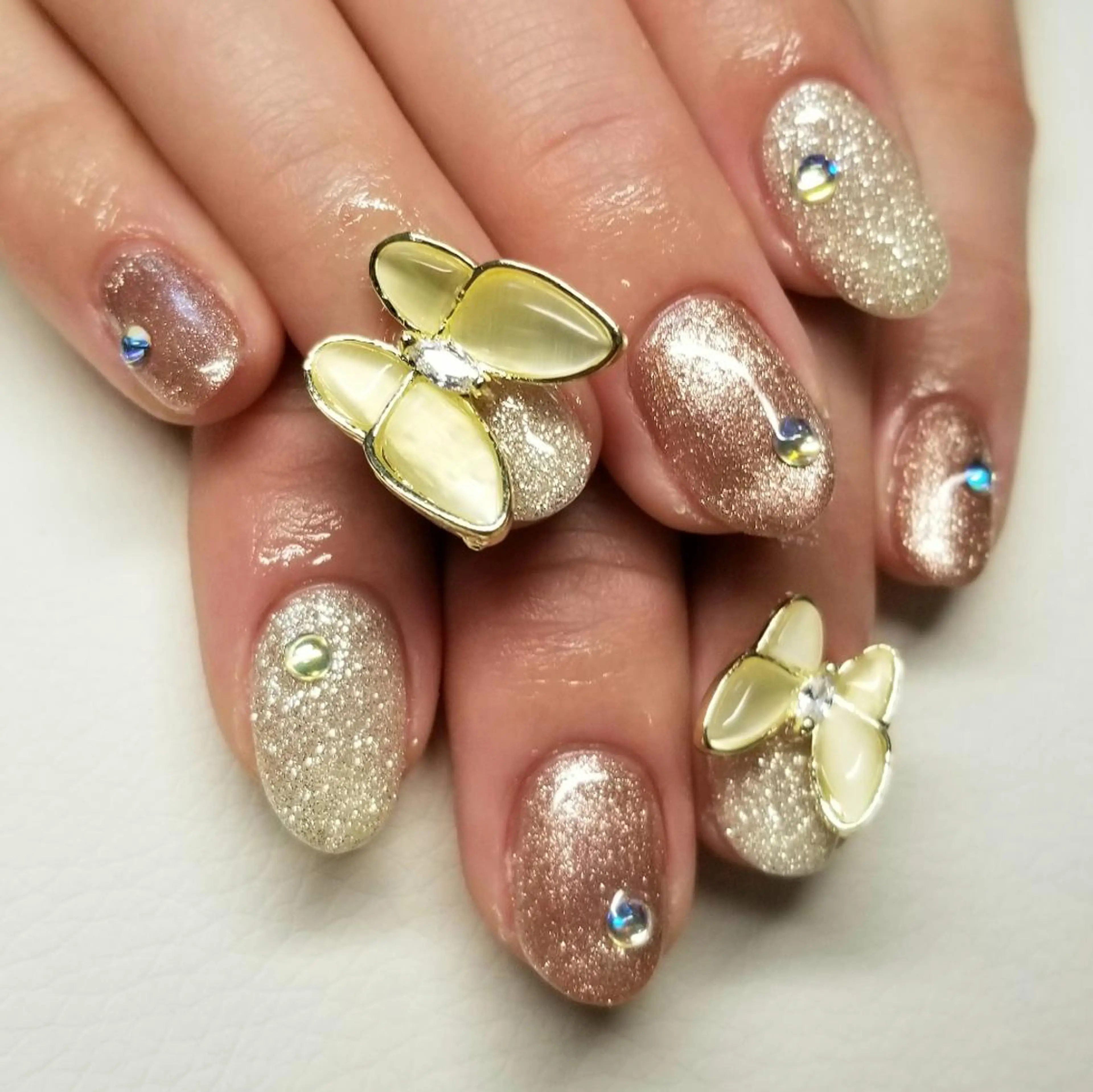 ネイル ラメ(グリッター) ストーンネイル L'instant  Nail Artzのネイルデザイン