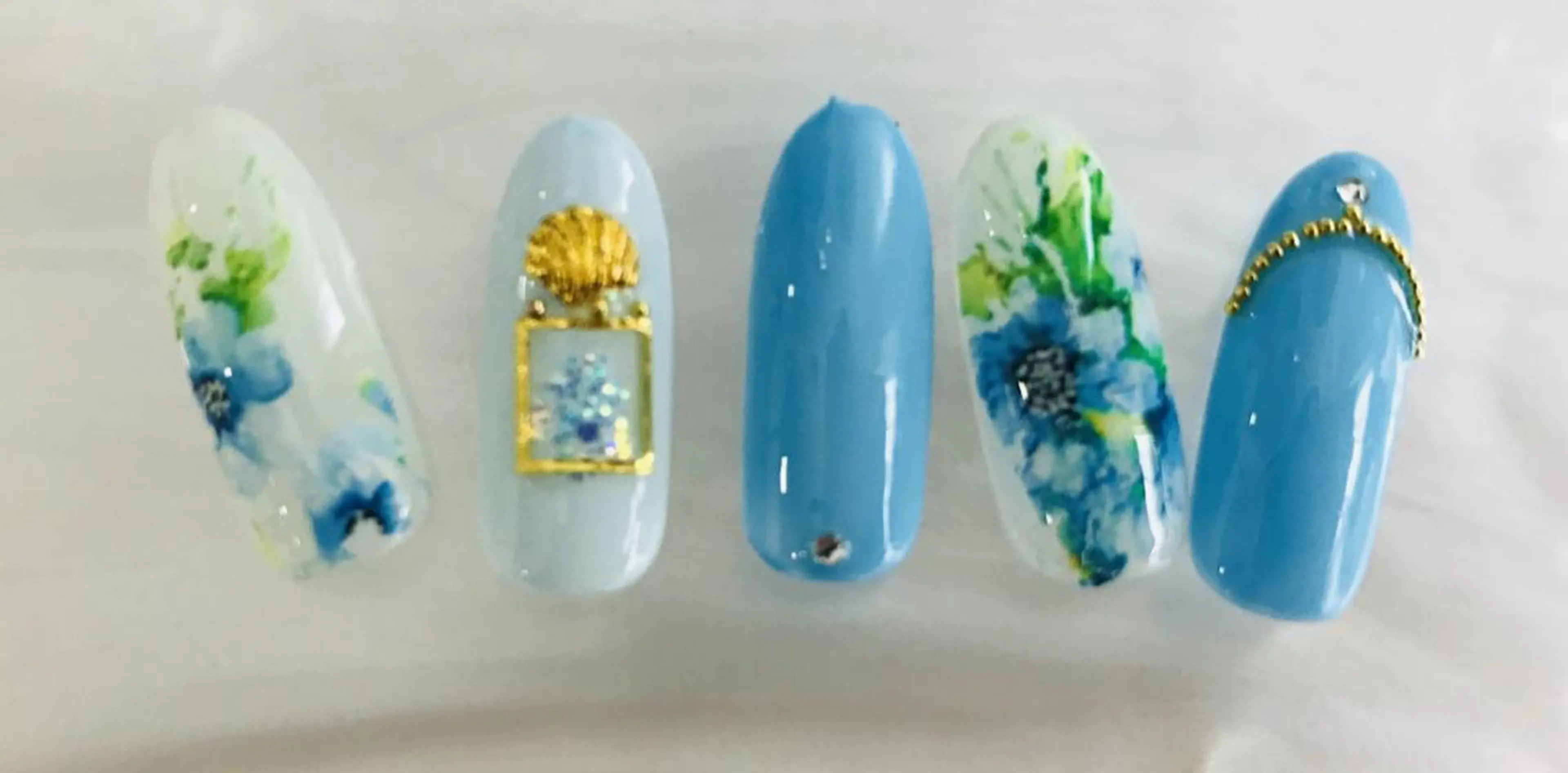 ネイル AB マツエクネイルサロンのネイルデザイン