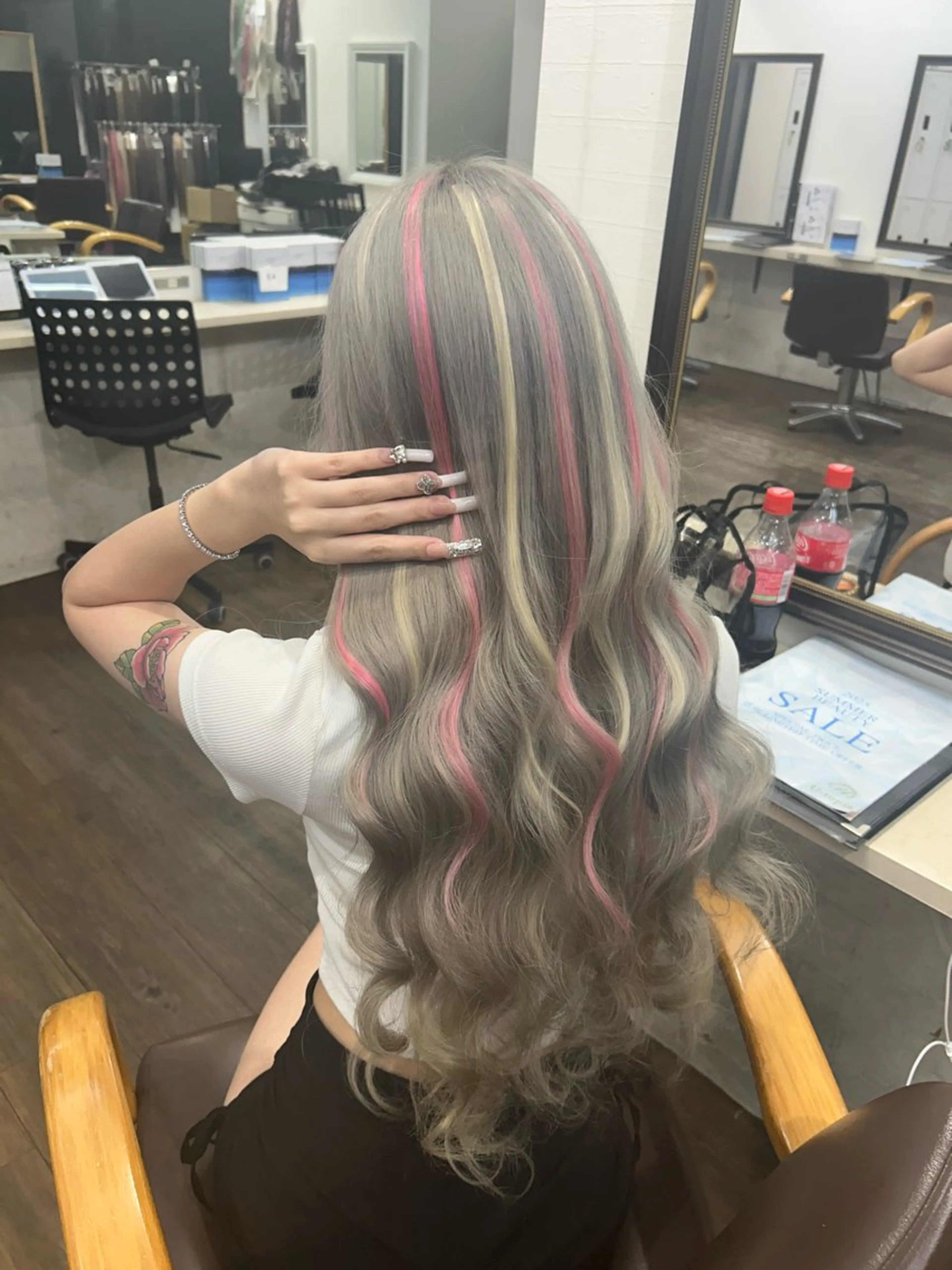 🌸ダブルカラー＋エクステ🌸【エクステの枚数により価格が変動します】の写真