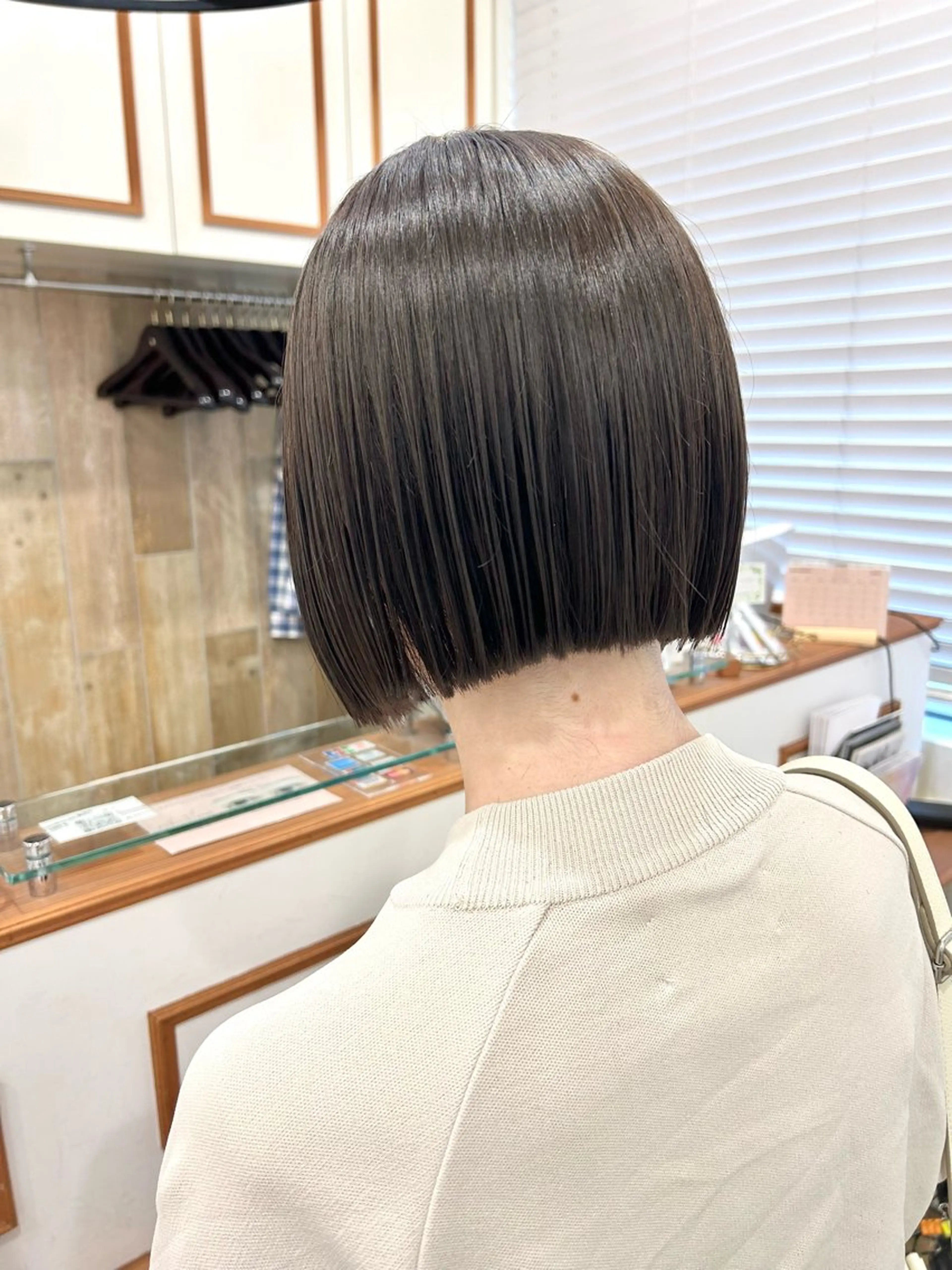 ショート カラー カット ヘアカラー トリートメント ぱつっとボブ/ 小野あかねのヘアスタイル