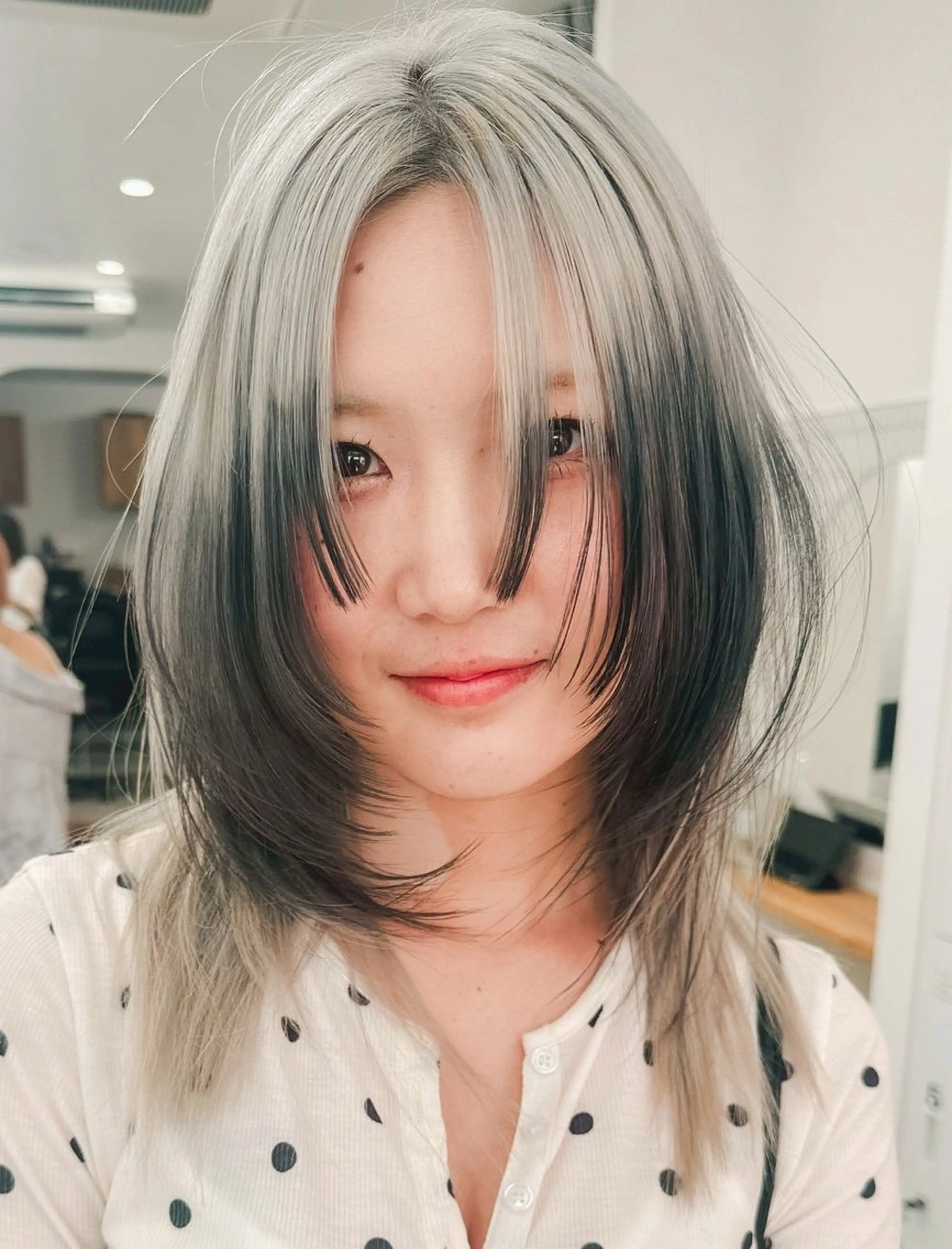 セミロング カット ヘアカラー トリートメント 村田 灯のヘアスタイル