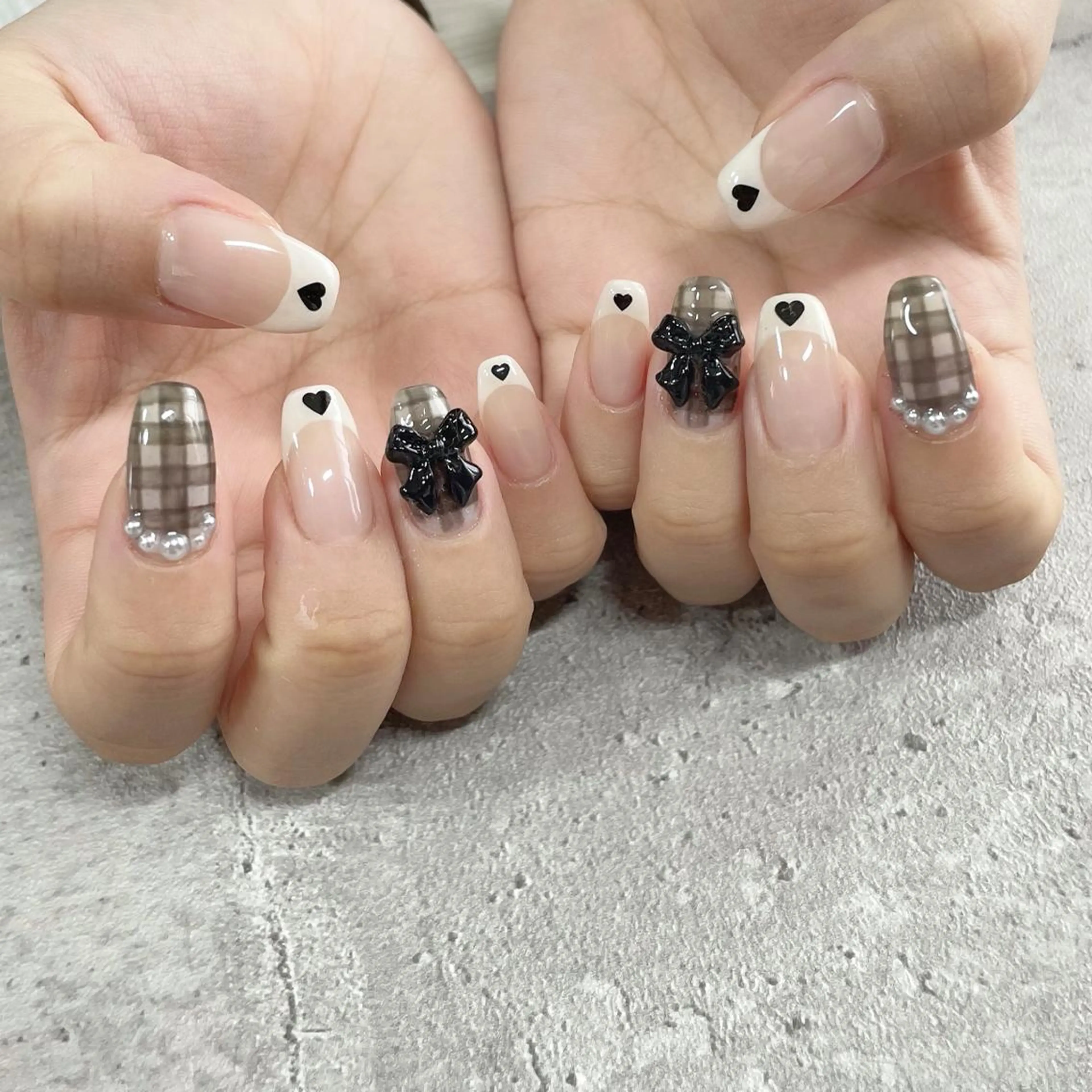 ネイル リボン 東 千夏のネイルデザイン