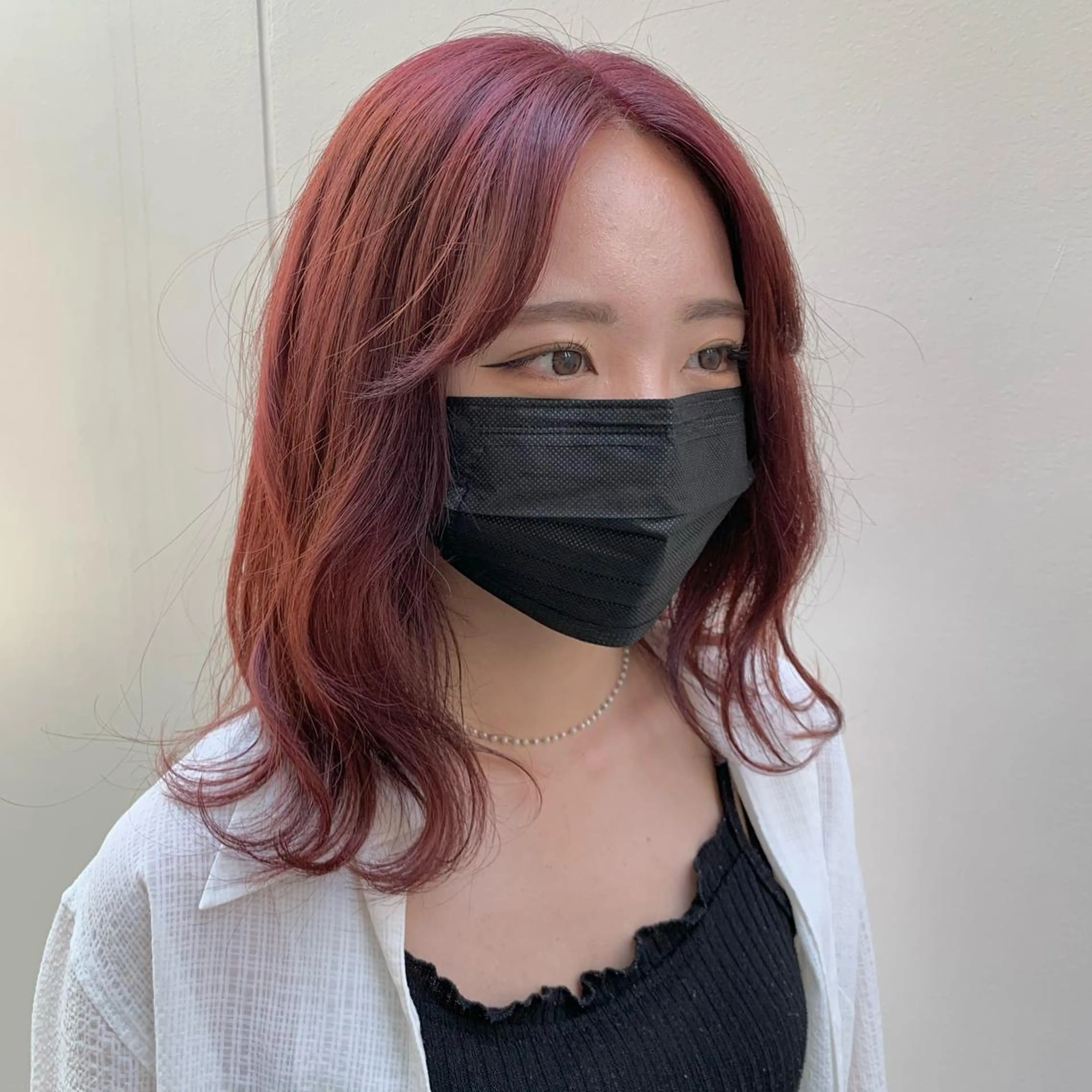 セミロング カラー セミロングパーマ ベージュカラー ブリーチ イヤリングカラー ハイライトカラー SALOWIN表参道店所属・マンツーマン×半個室 まちだきょうすけのヘアスタイル